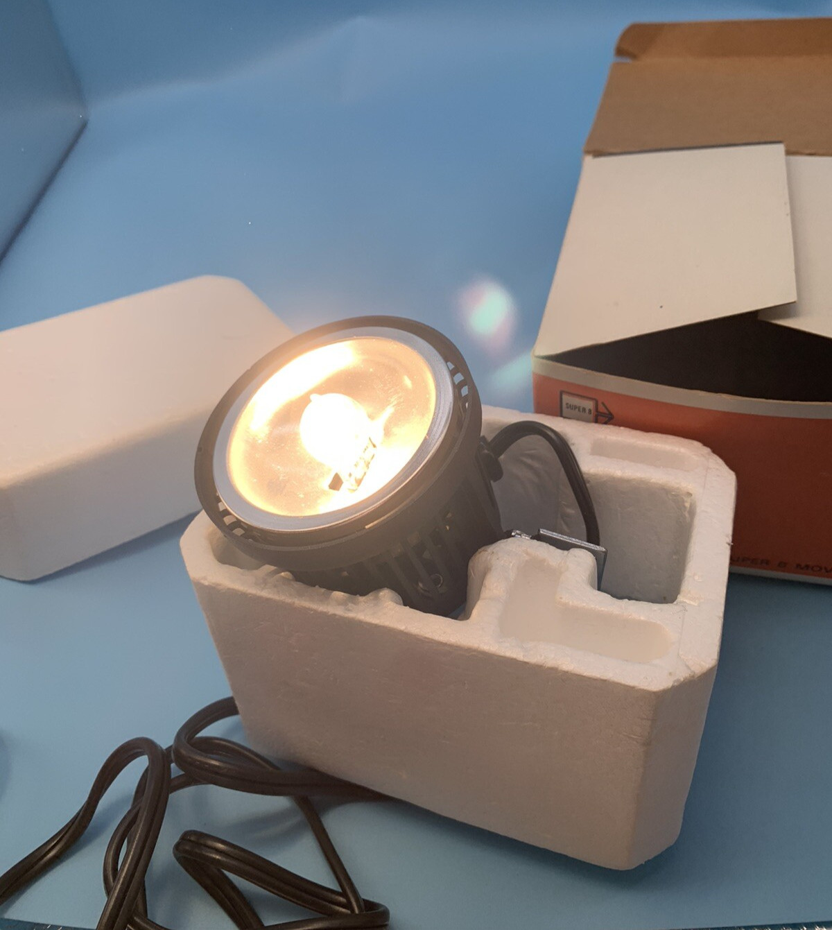 Atlas Warner Fireball Super 8 650 Watt Quartz Lamp Movie Light – Tested