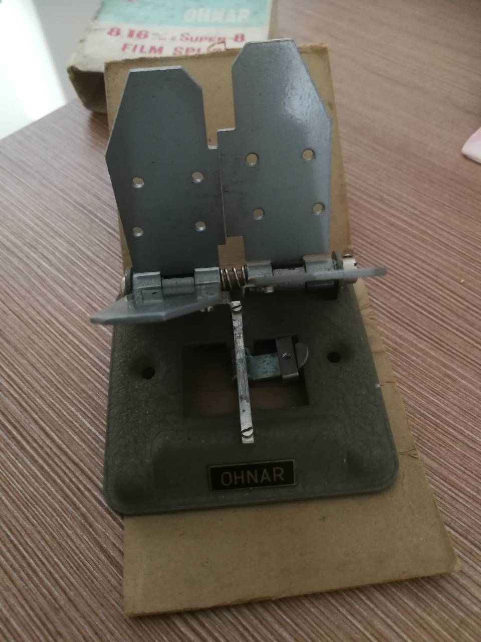 Vintage Ohnar 8,16 & super-8 film splicer, item No. FS-22