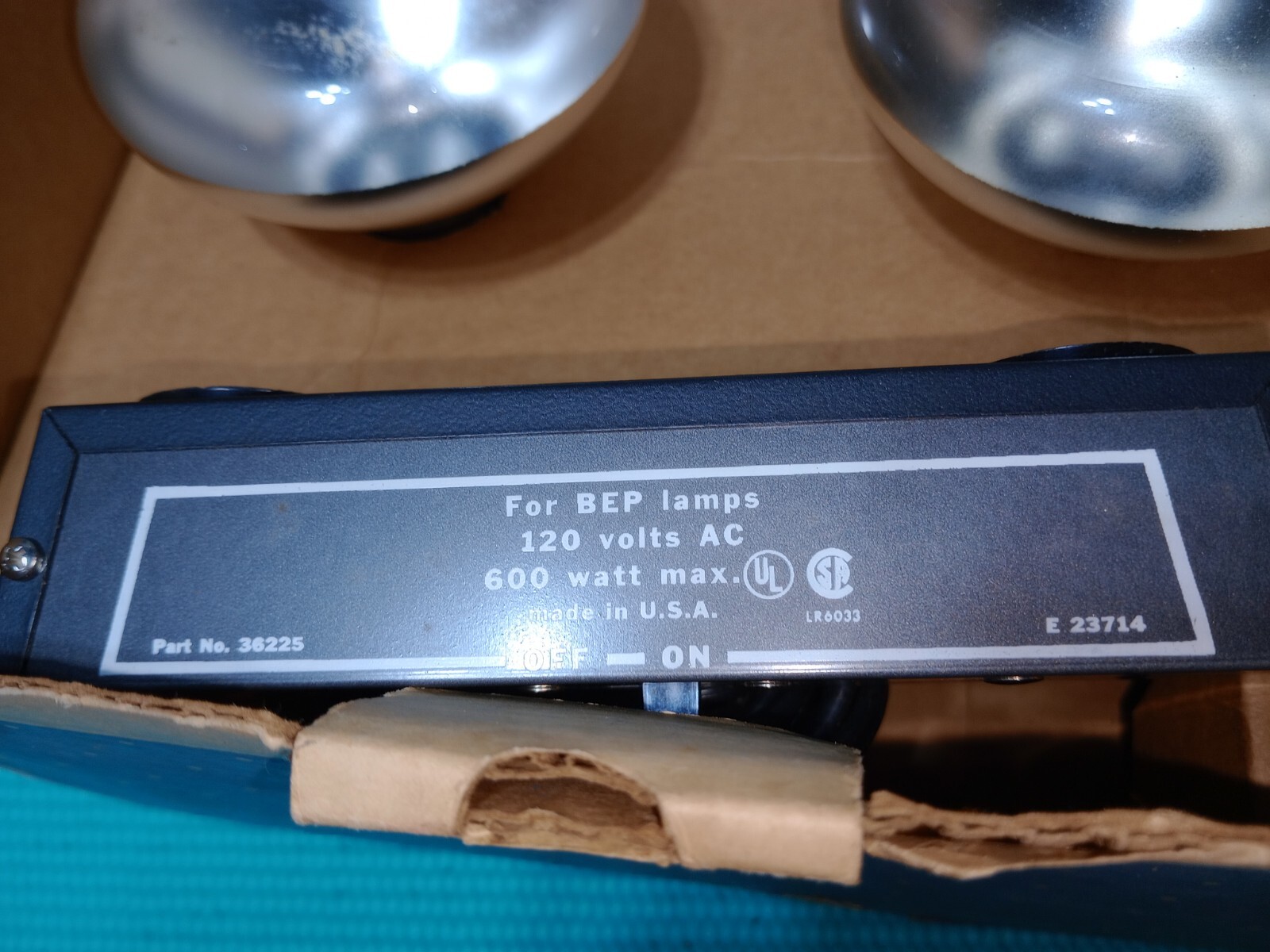 VTG Bell & Howell Flood Lamp Light Bar & Bulbs in Original Box Indoor Movies