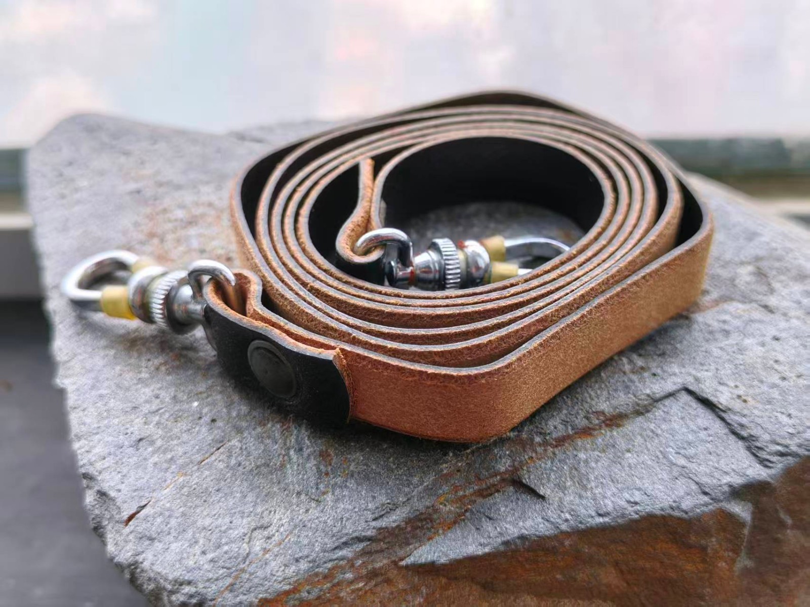 Strap for Leica SM Bodies #1 ……….. Minty