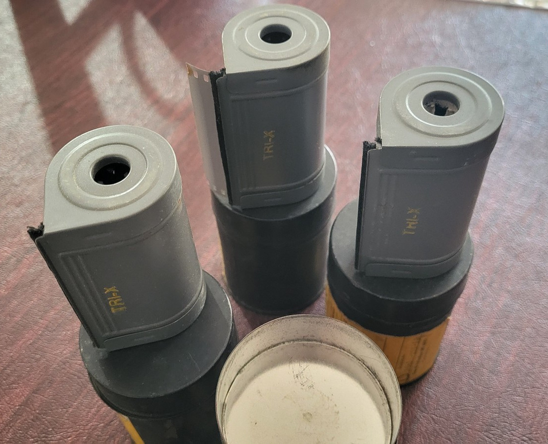 LOt Of 4 Vintage Kodak TRI-X Safety Film TX 488 Canisters