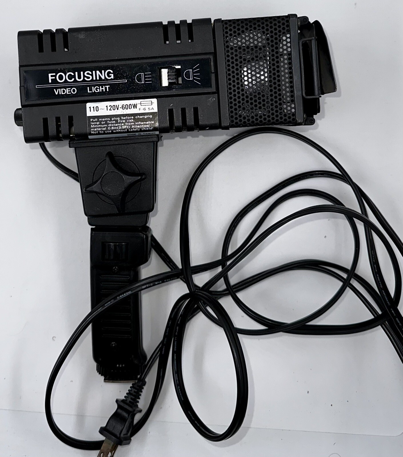 Vintage SAFARI VS-650 Focusing Video Light Dual Control with Fan