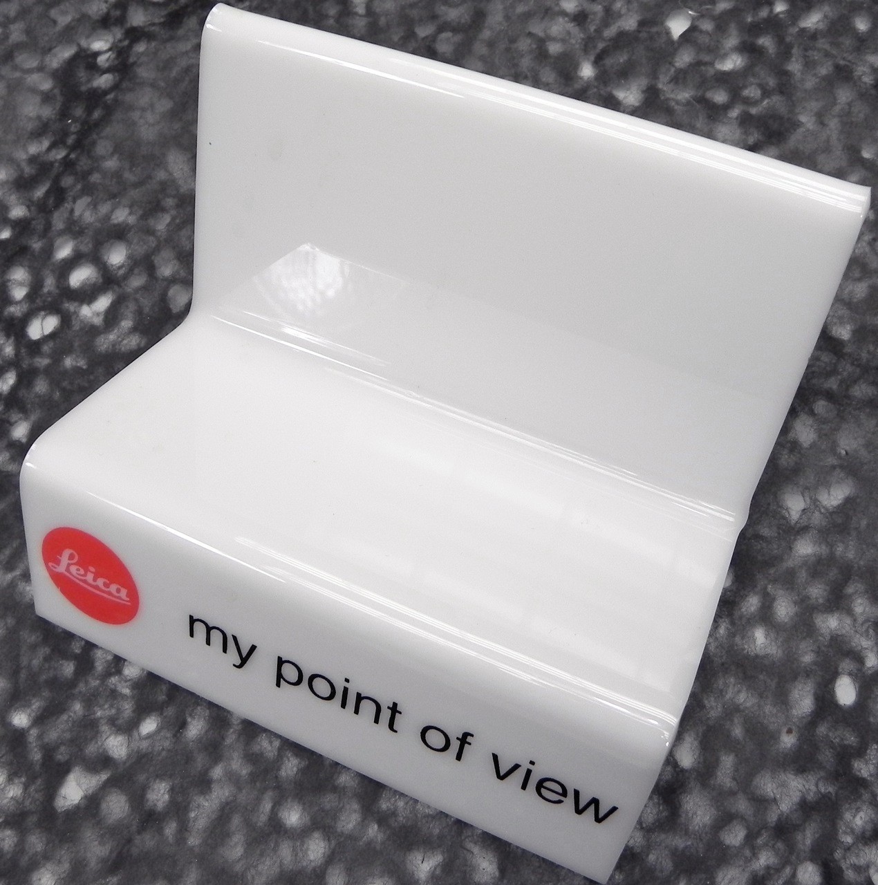 Leica White “My Point Of View” Body Display Stand ……….. Minty