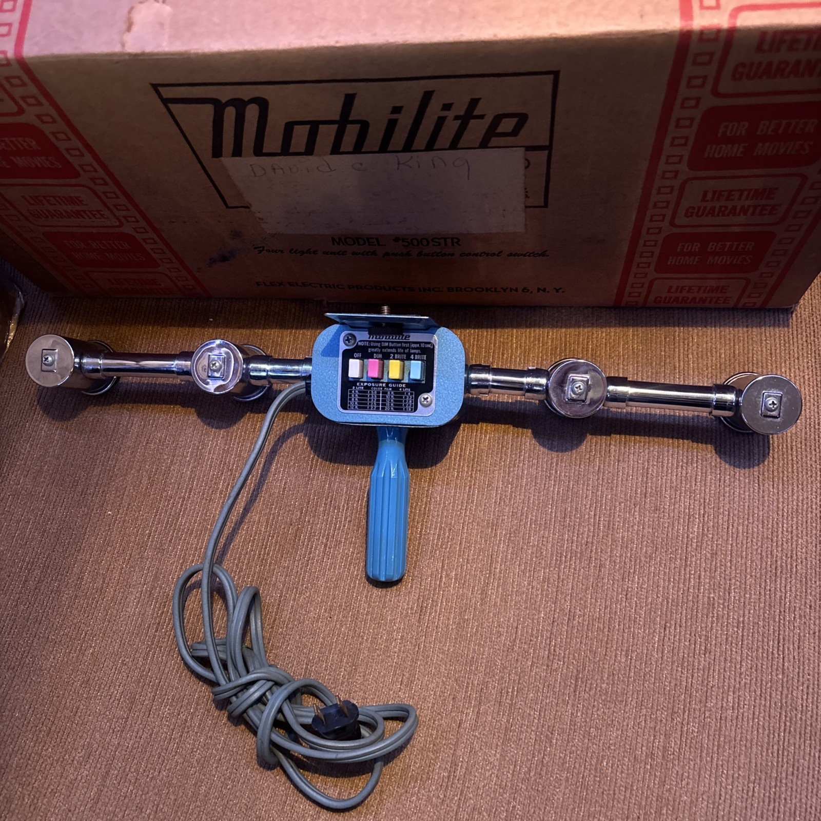 Mobilite 500STR VINTAGE 4 Bulb PUSH BUTTON Movie Light Works Great With Box