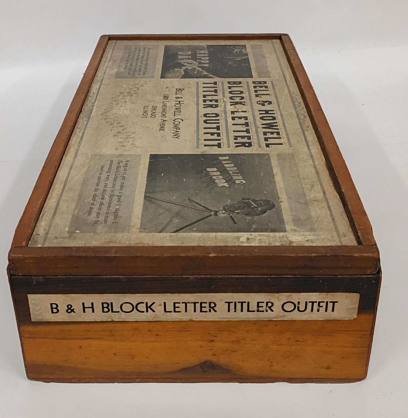 RARE 1950’S BELL & HOWELL 2.5″ WOOD BLOCK LETTER TITLER OUTFIT