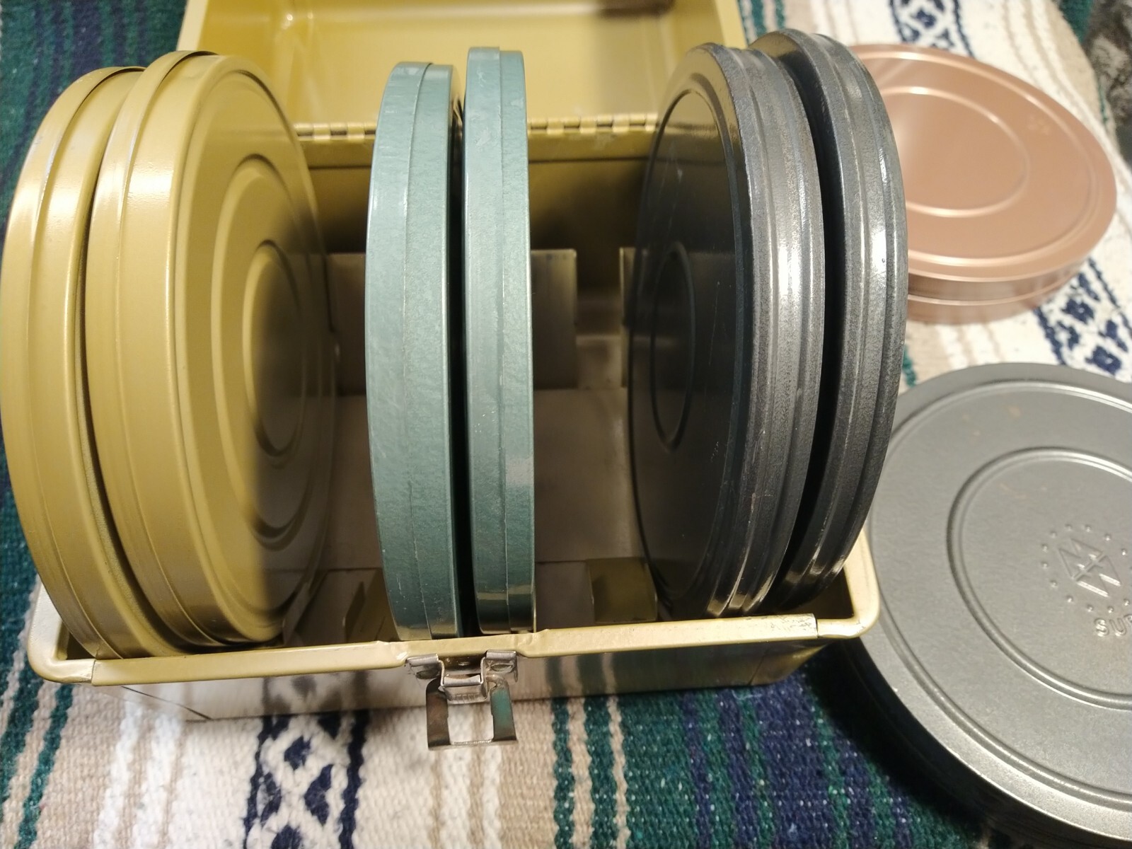 10 – 7″ wide Various Super 8 Metal Movie Reels and Cans w/ Case – Vintage!