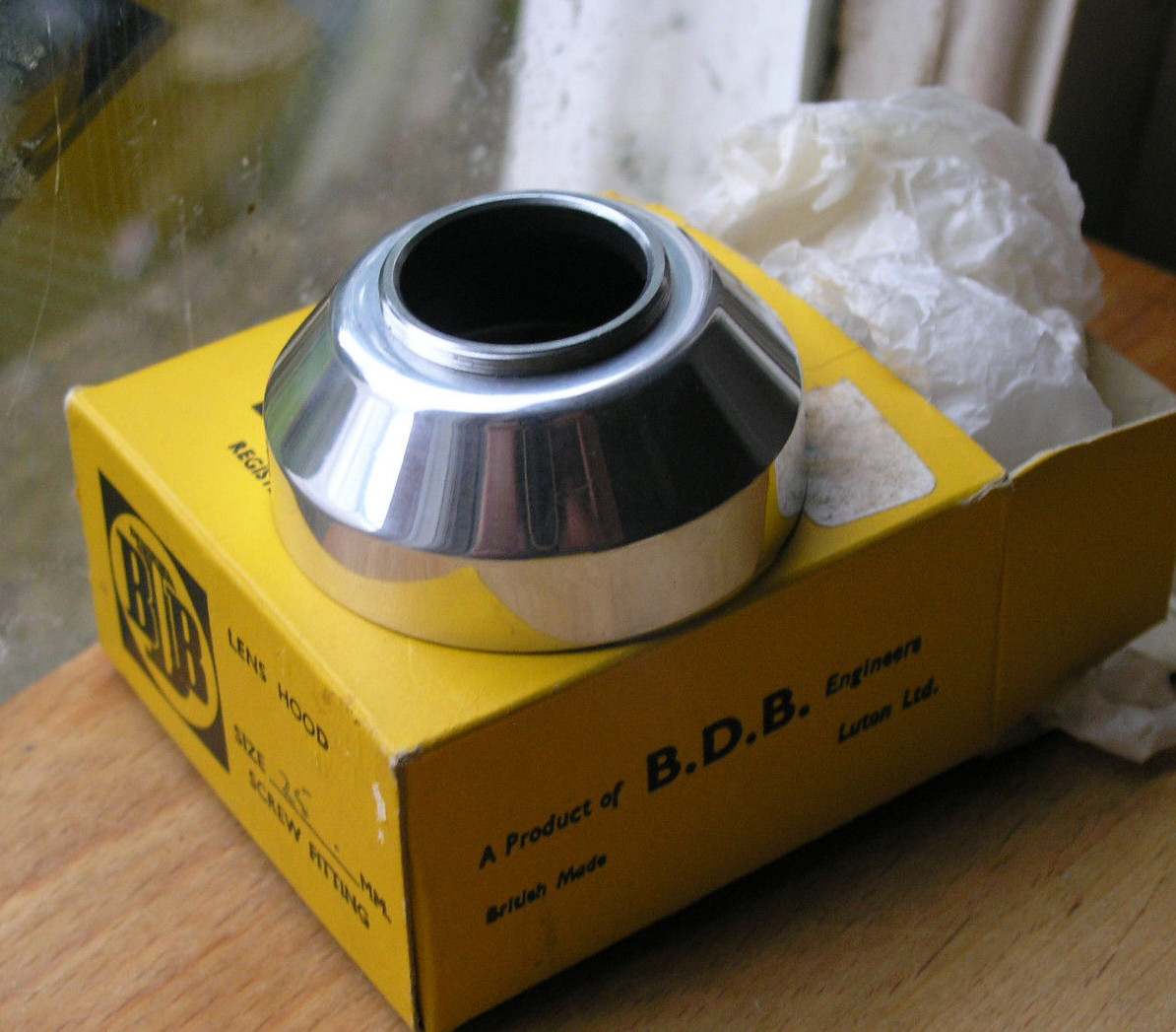 E25 25mm screw in lens hood shade aluminium UK make