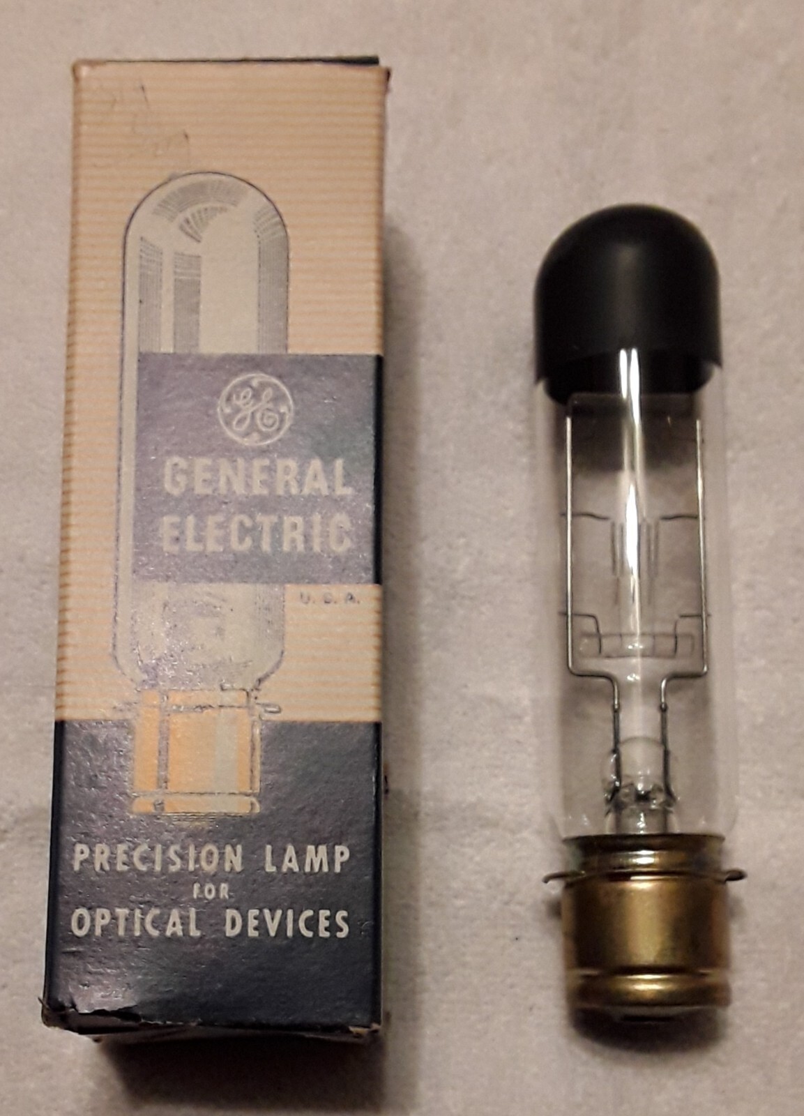 Vintage GE 300w 120v T10P Projection Lamp Projector Bulb CG-121-BX