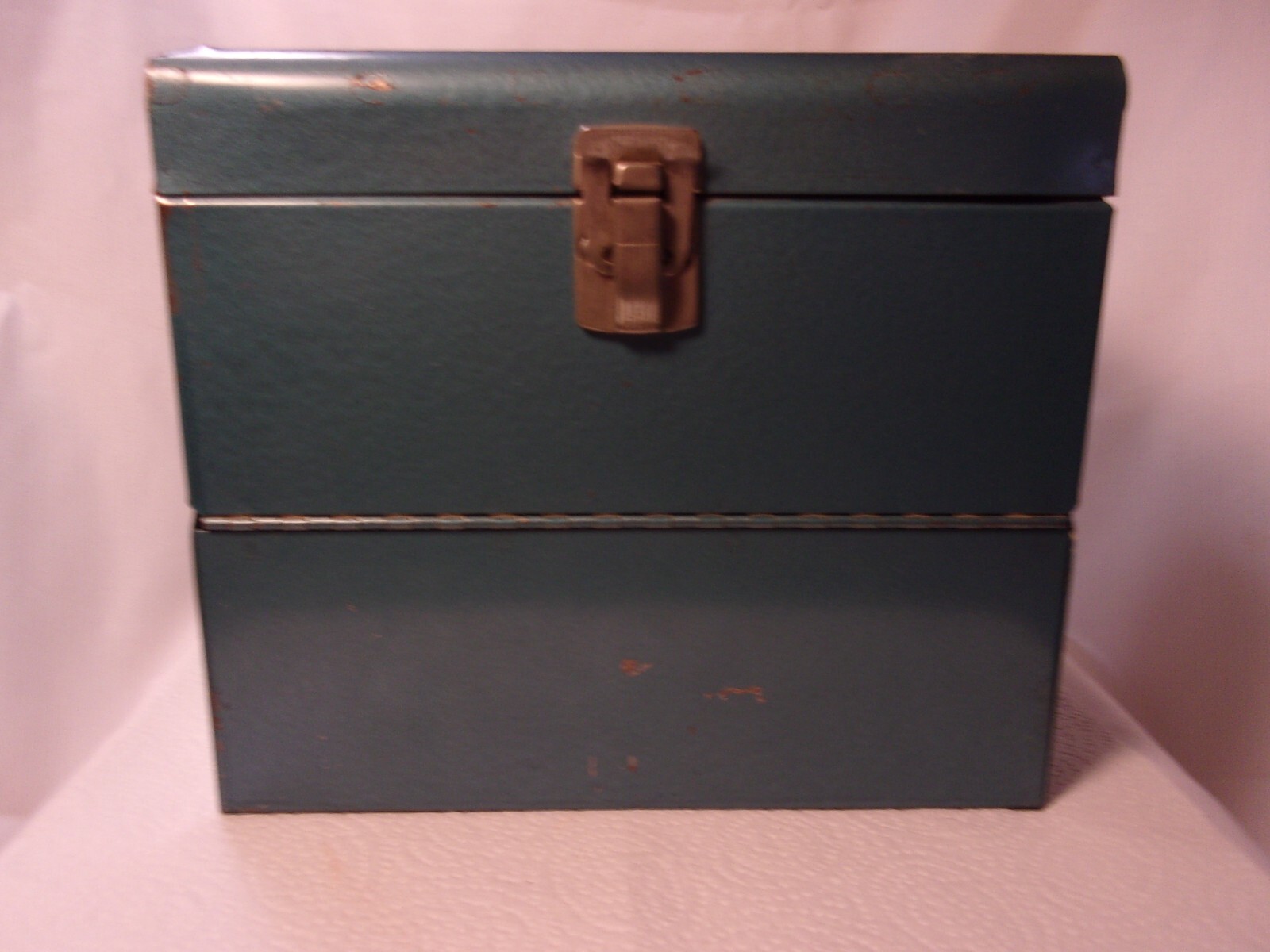 Vintage Logan Deluxe 12 Slot 8mm Movie Film Case/Chest, Metal
