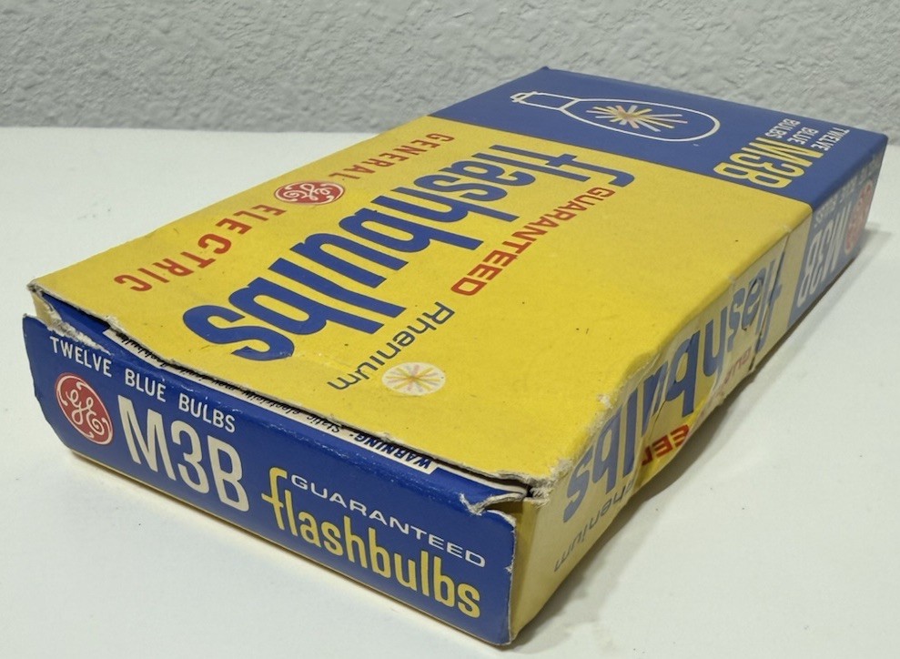 Vtg GE M3B Flashbulbs Box of 12 Rhenium Blue Camera Flashbulbs General Electric