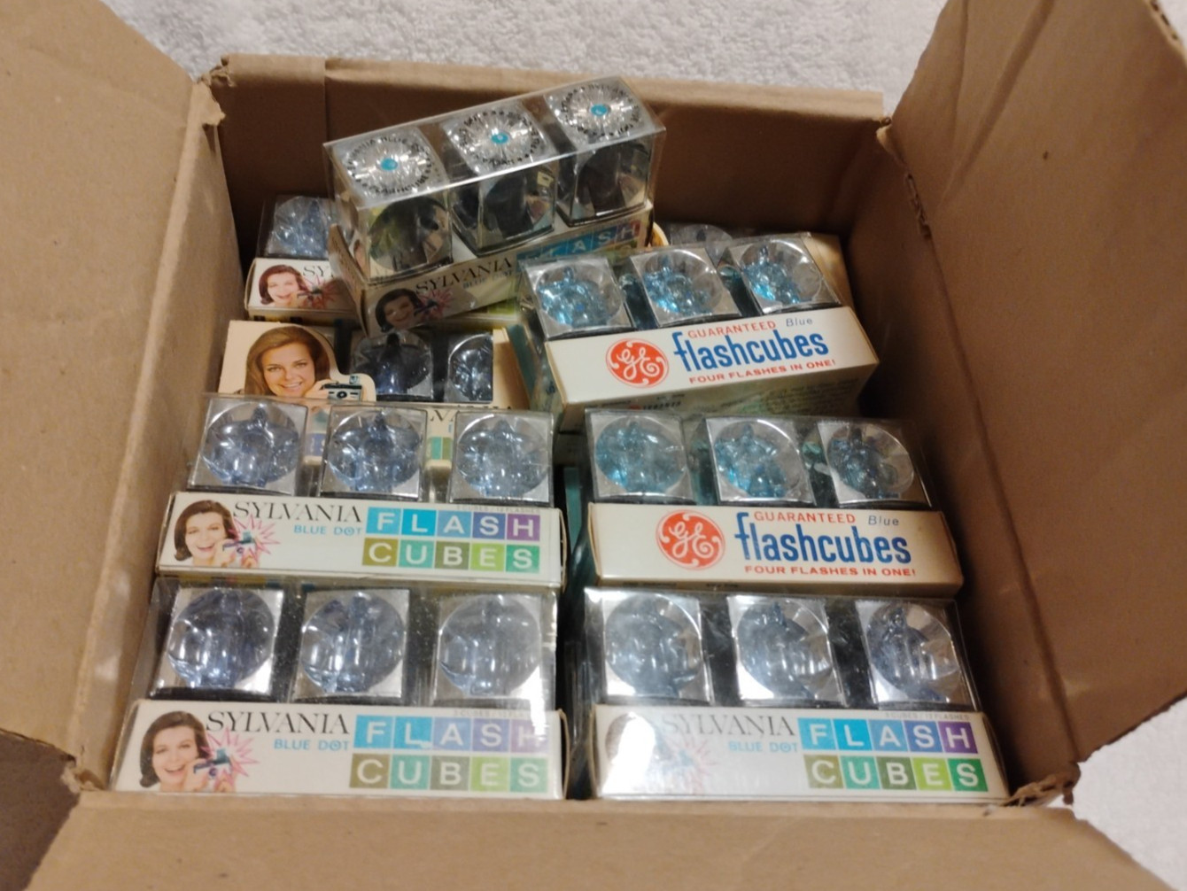 Sylvania Vtg Blue Dot Flashcubes Lot of Twenty 3 Packs Made In USA 240 Flashes