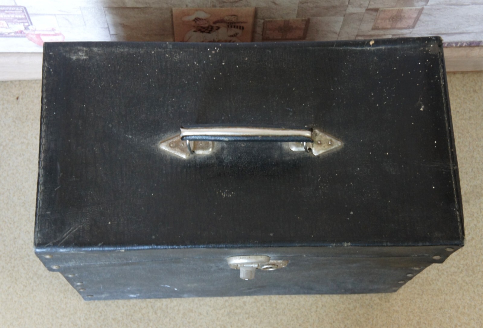 ORIGINAL HARD HEAVY CASE FROM CINE MOVIE CAMERA OR OTHER EQUIPPMENT