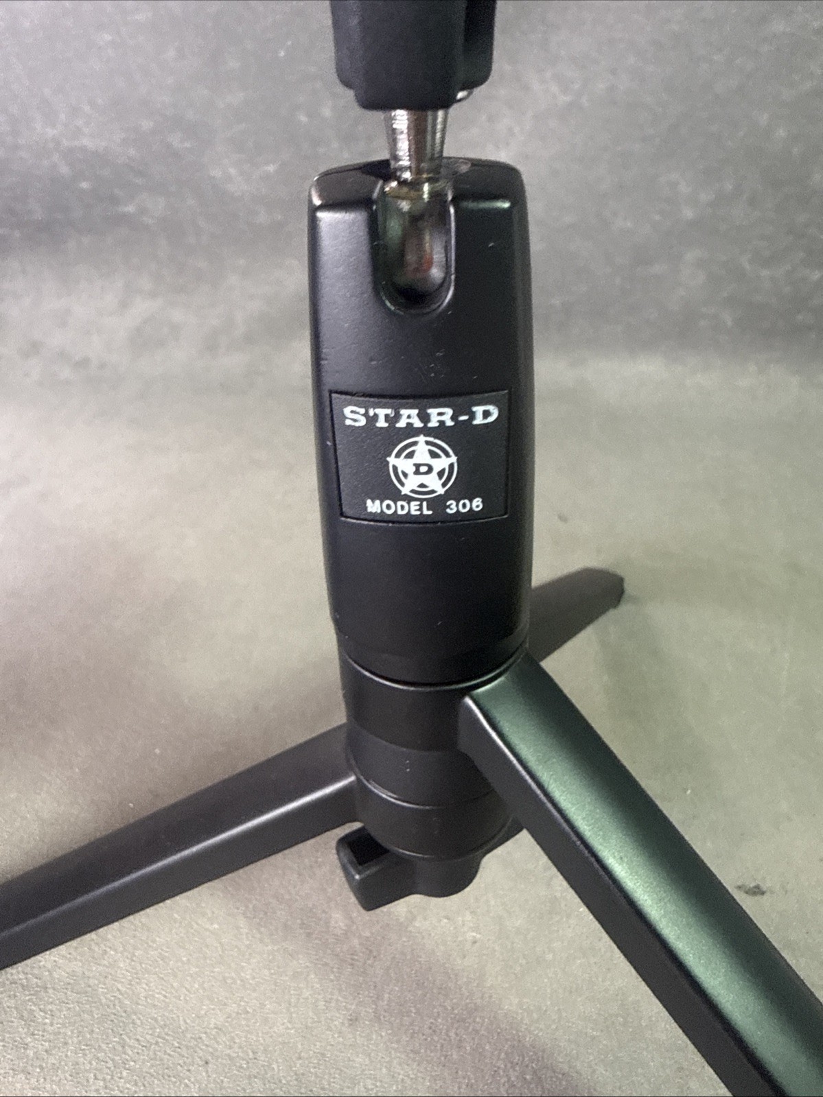 Star-D Model 306 Camera Table Top Tripod with Zipper Case