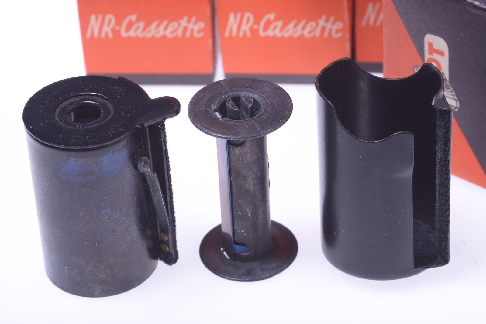 ✅ 1 ROBOT NR CAMERA 35MM BULK FILM MAGAZINE CANISTER WITH SPOOL *NEVER USED*
