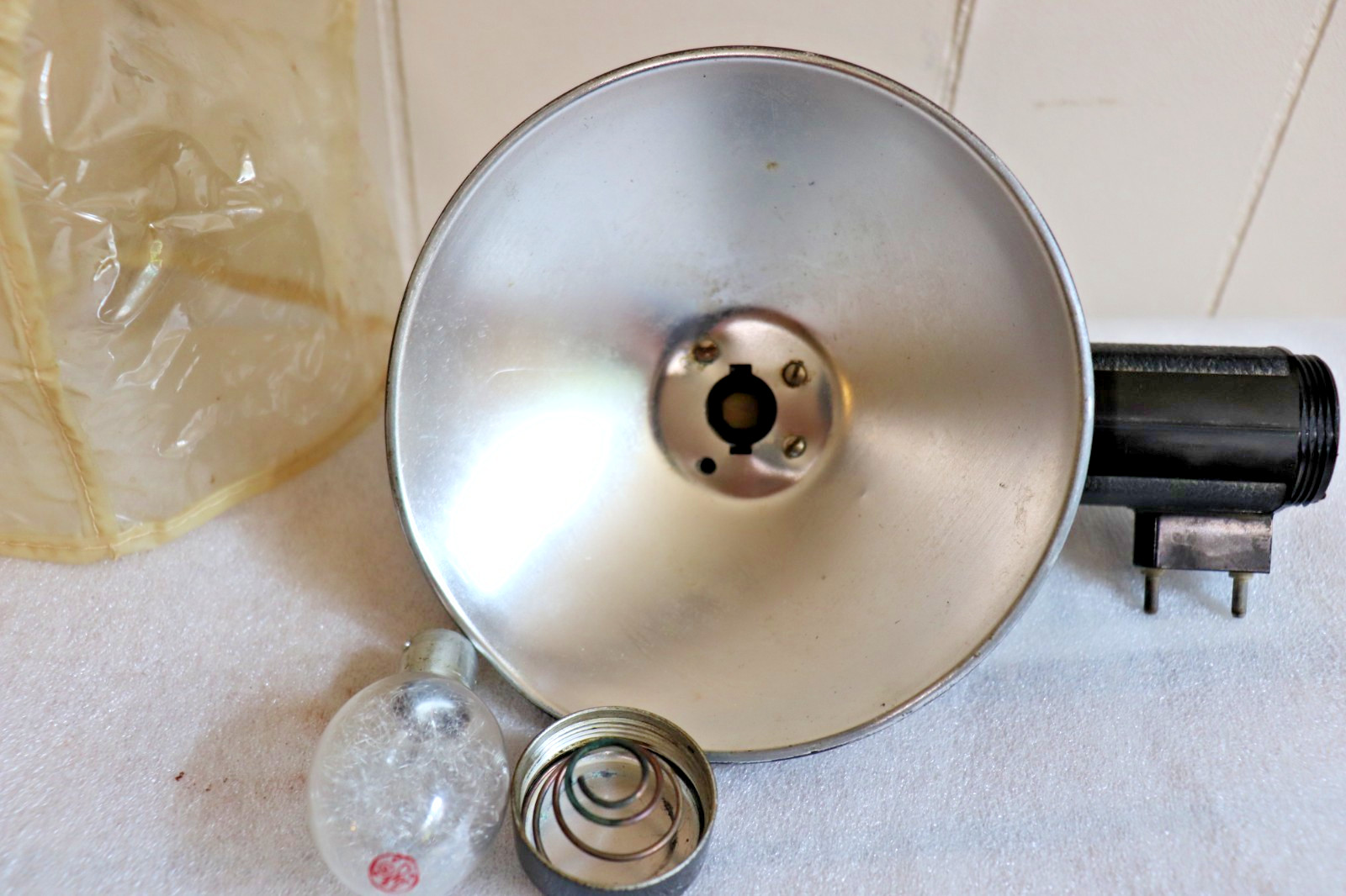 Vintage Argus Flash Bulb Unit For Camera – No Battery – Untested