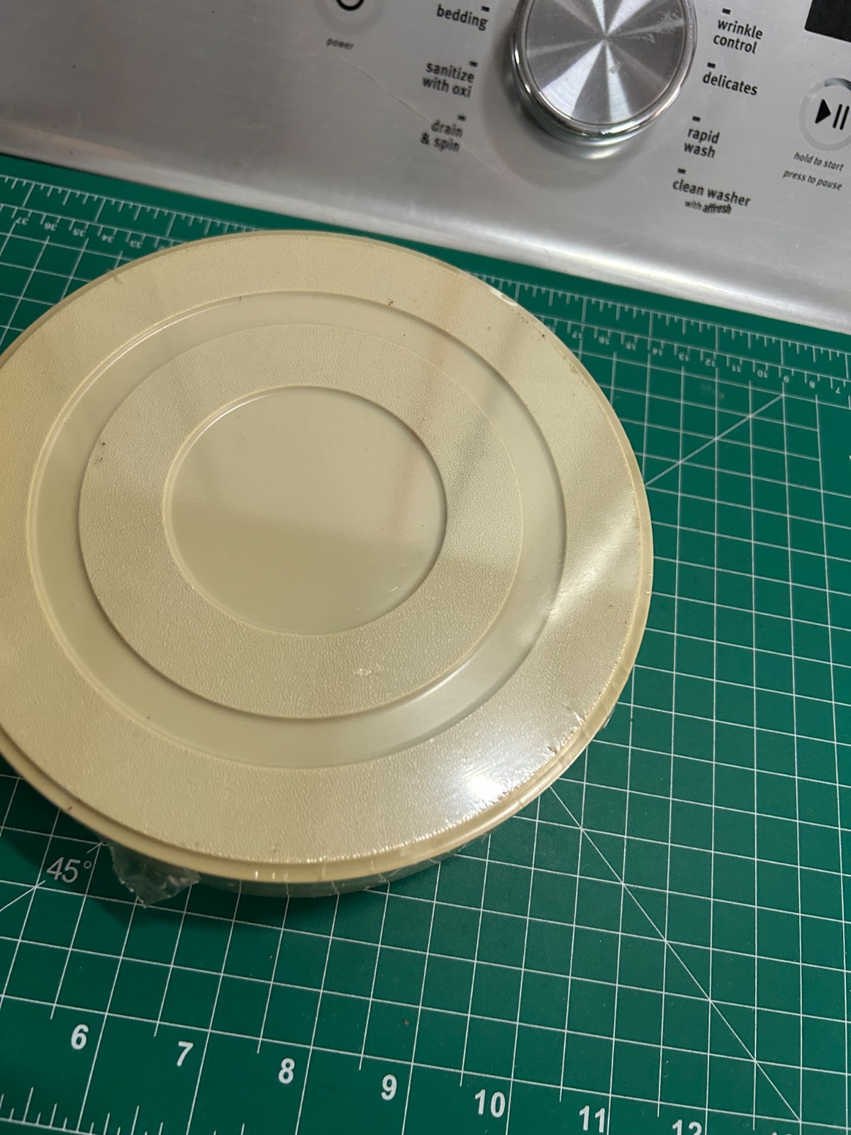 NOS pack of 3 VINTAGE Kenco Plastic 7″ 400′ 8mm Movie Film Reels & cans
