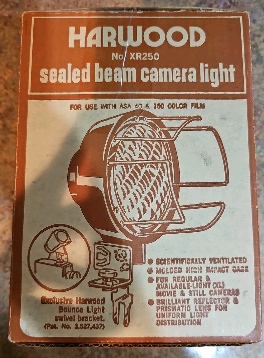 Harwood XR250 Sealed Beam Camera Light For Use With ASA 40 & 160 Color Film
