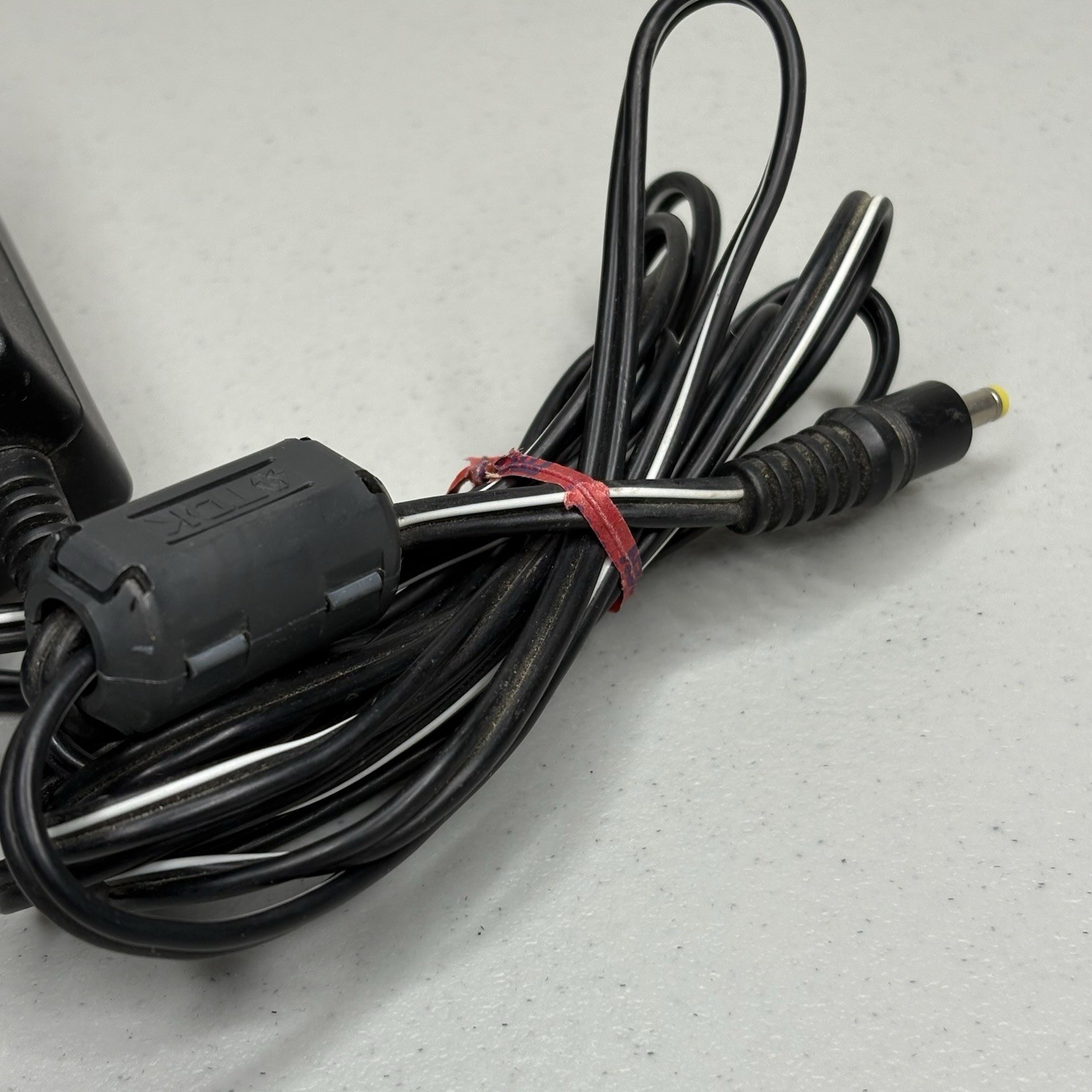 Apple AC Power Adapter M4138 (AC-DS7) for QuickTake 200 Digital Camera OEM