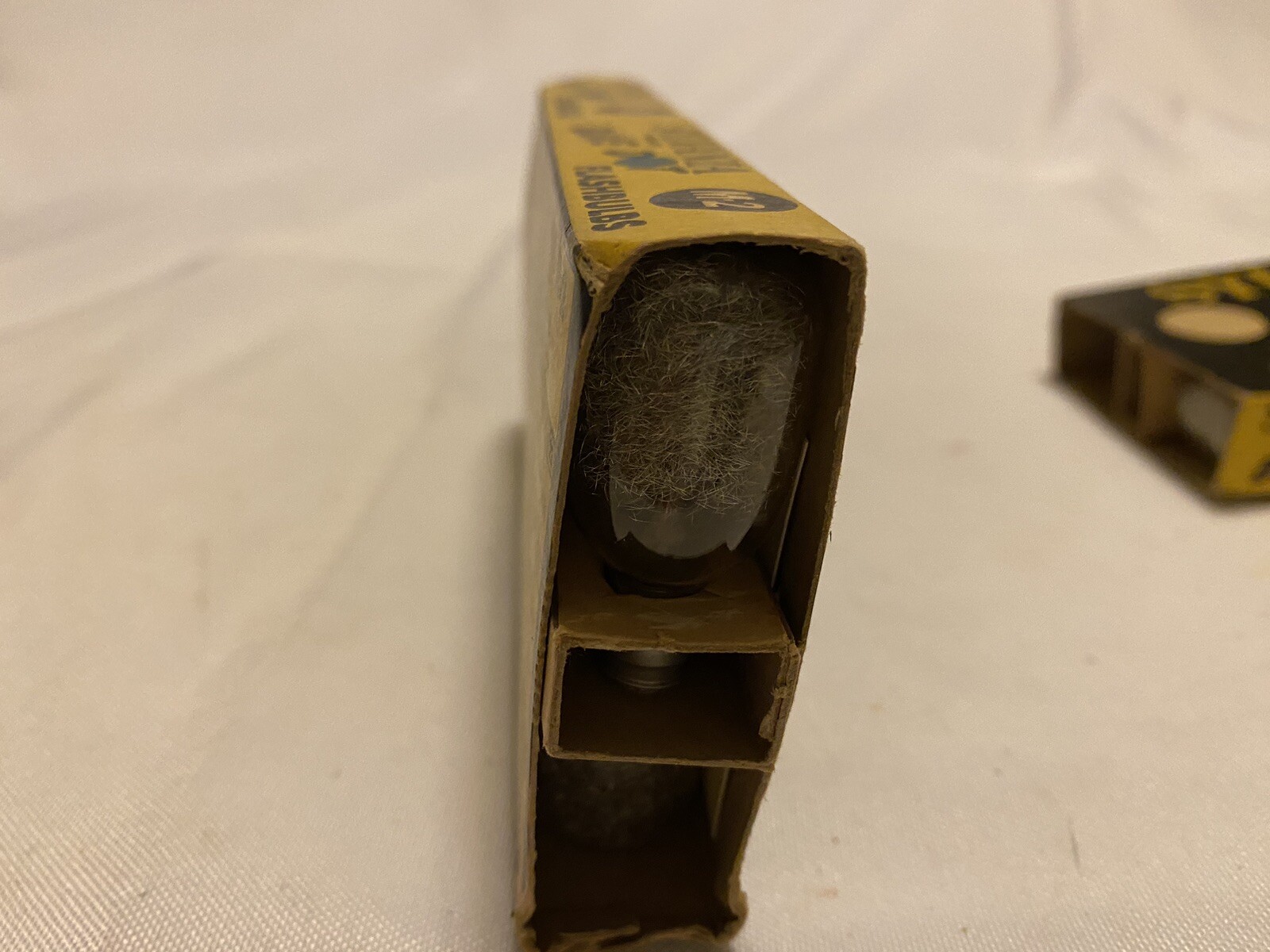 KODAK FLASHOLDER PLUS 16 SLYVANIA BLUE DOT FLASH BULBS