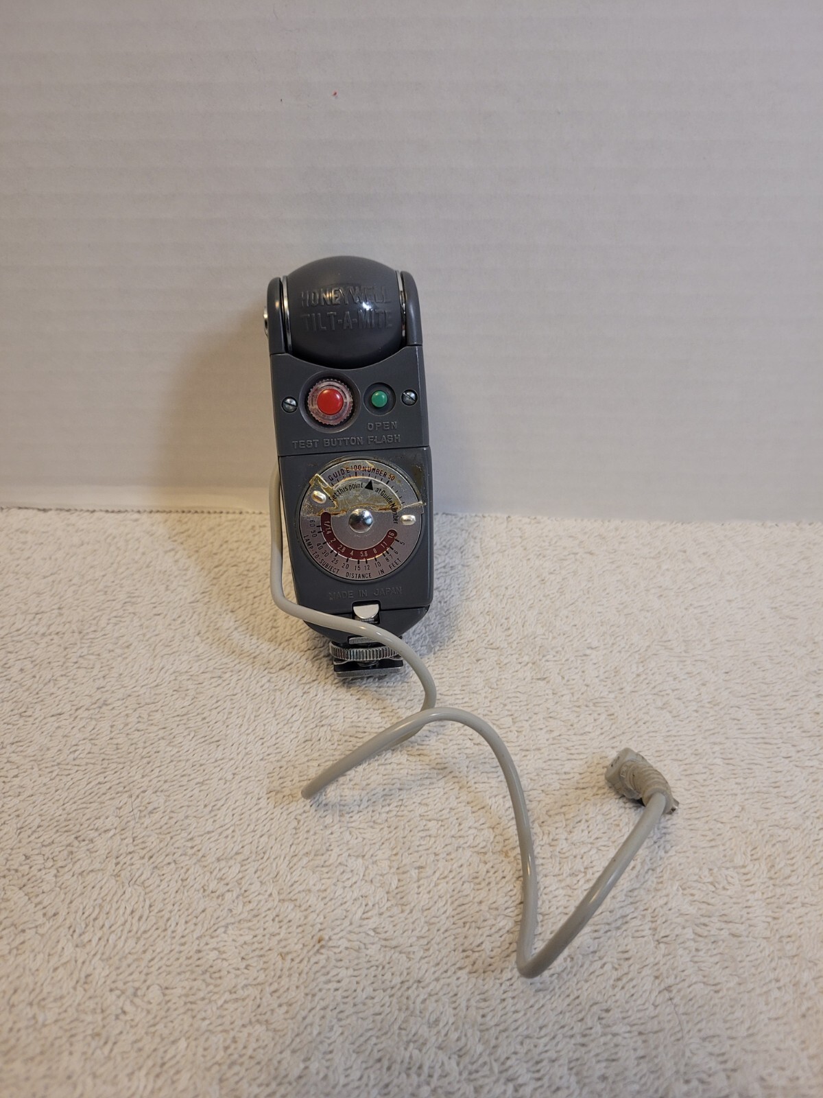 VTG Honeywell Tilt-A-Mite Camera Collapsible Fan Style Flash Unit Japan UNTESTED