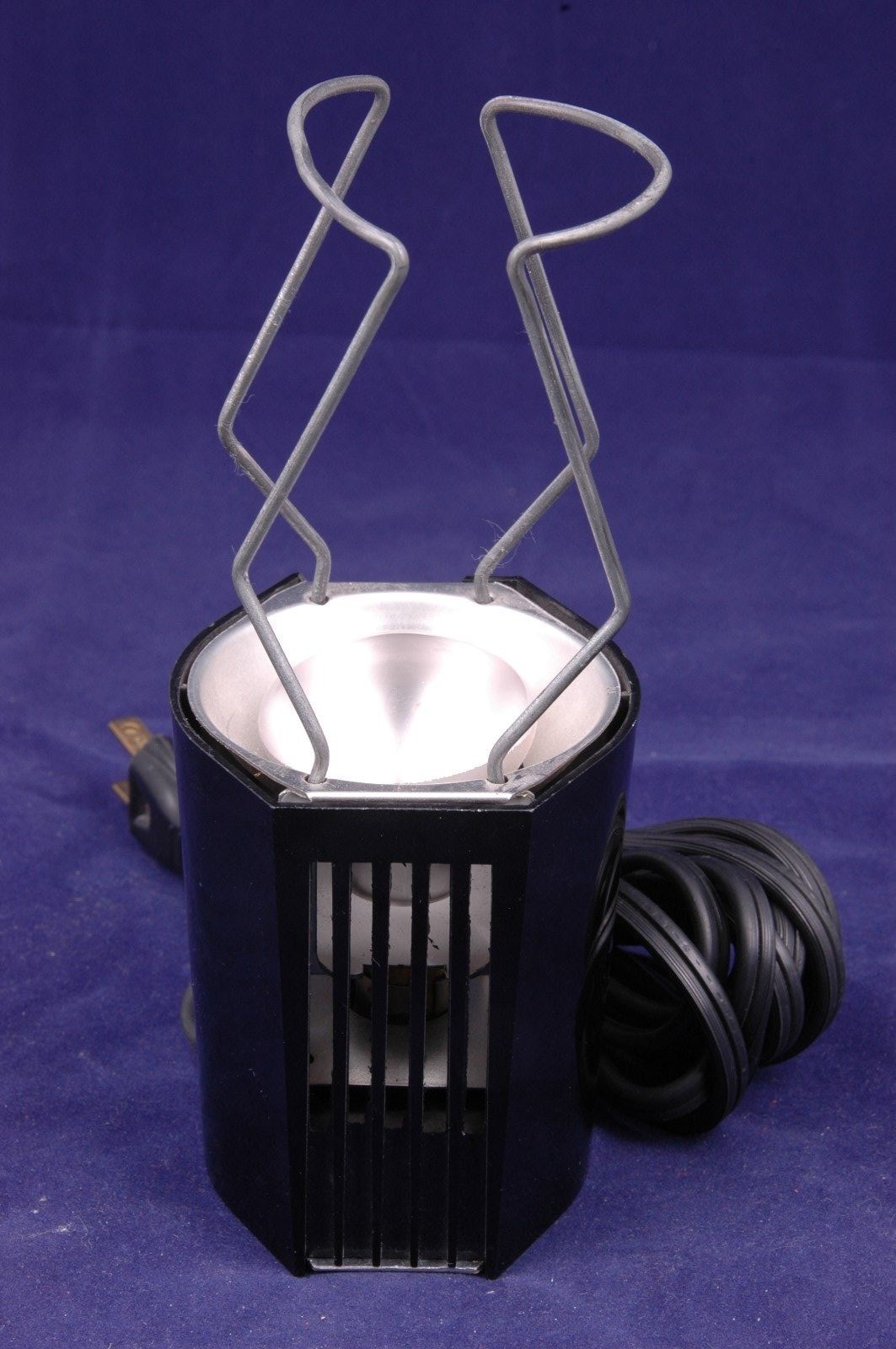 Kenco Model 3000 Movie Light, Lamp Type BDK, 100W 120V 60HZ-Tested