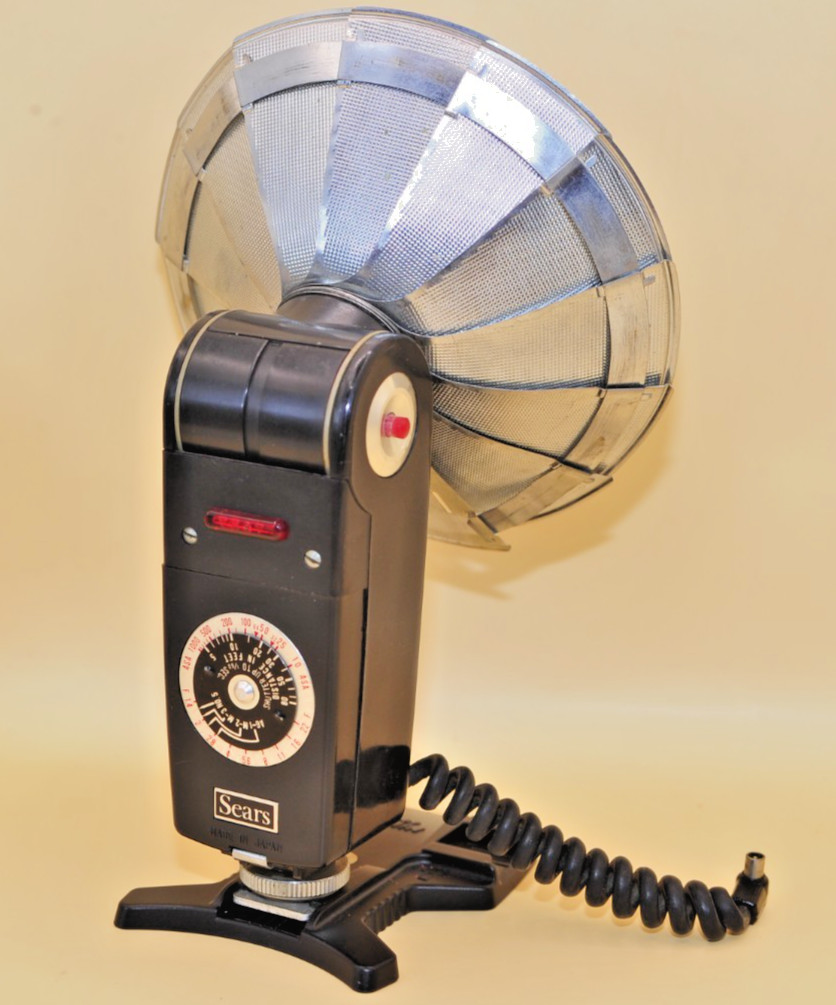 VINTAGE 1950s COLLECTIBLE SEARS Tilting-Folding FLASH made in Japan