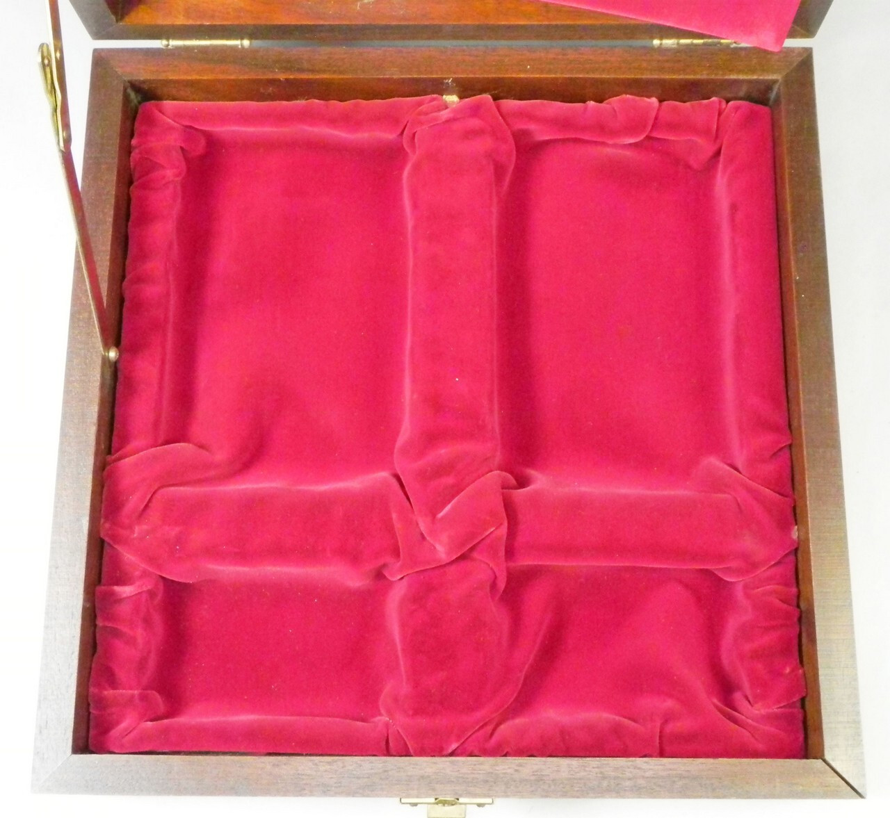 Leica Big Wood Presentation Wood Box #1 …………. Very Rare !!