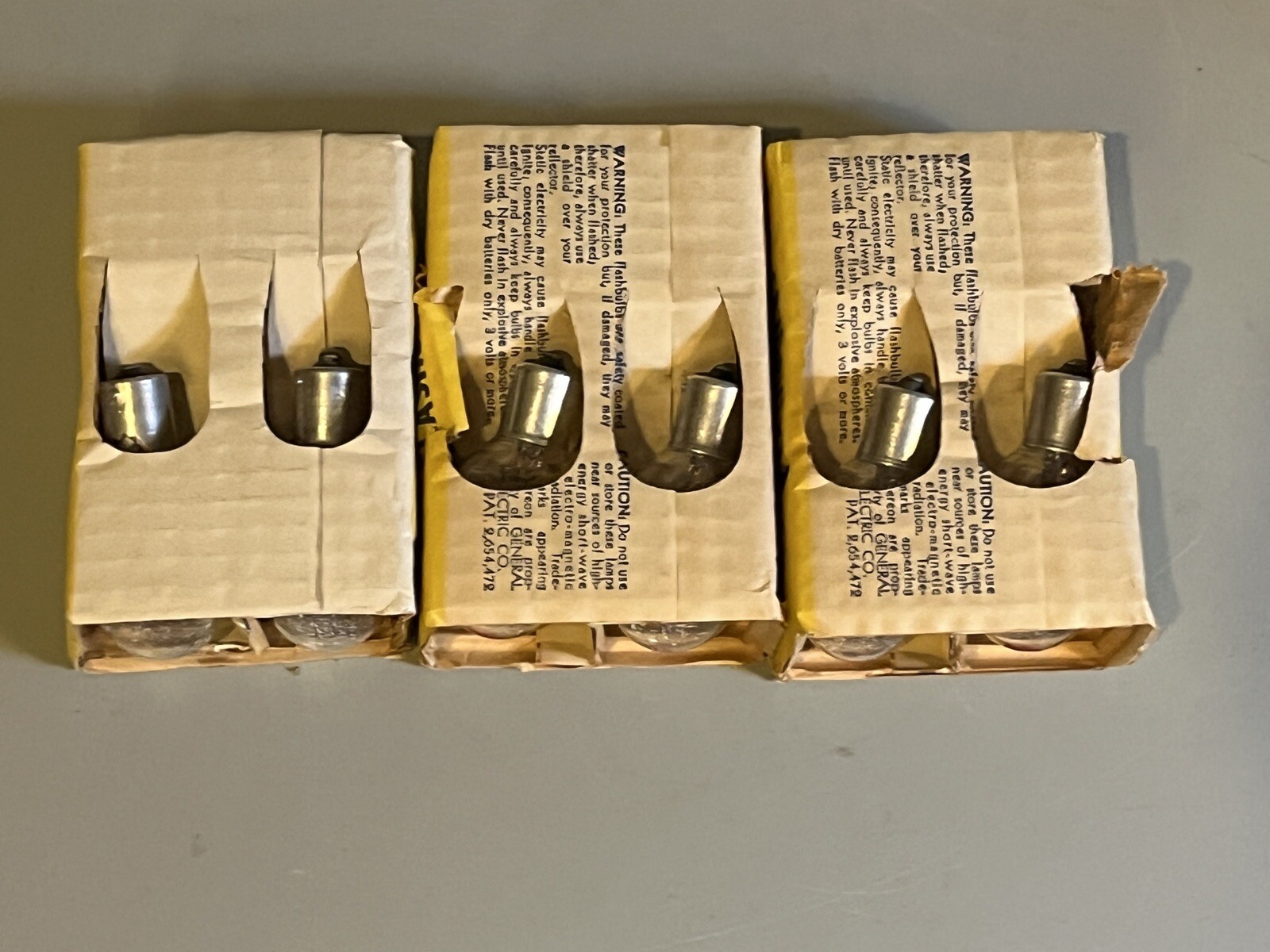 Vintage Camera Flash Bulb Lot: Dura #5, Syl Blue Dot, GE Sure Fire #5, 44 Bulbs
