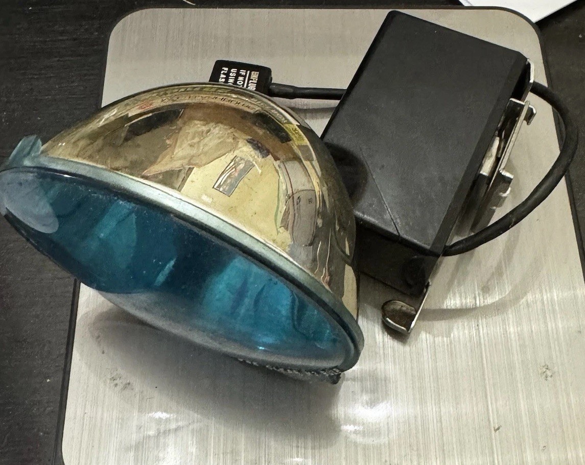 Vintage Polaroid Model 268 Flash Bulb Unit Blue Reflector Untested