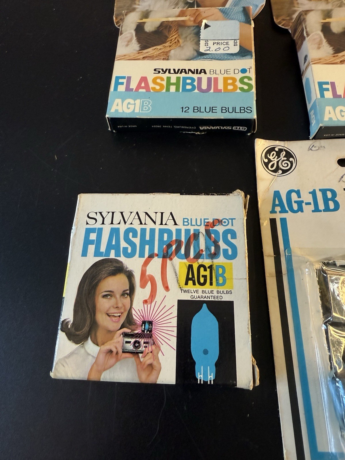 Vintage Sylvania AG-1B Blue Dot Flashbulbs In Original Box