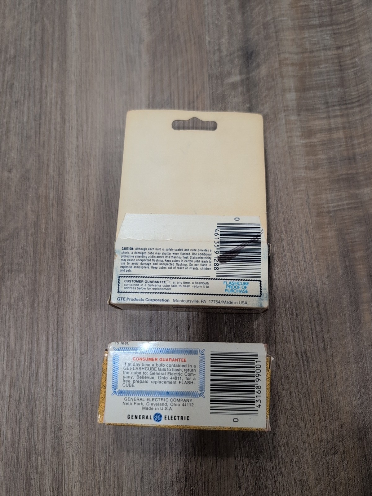 Vintage GE And Sylvania Cube Cubes Flashes In Box