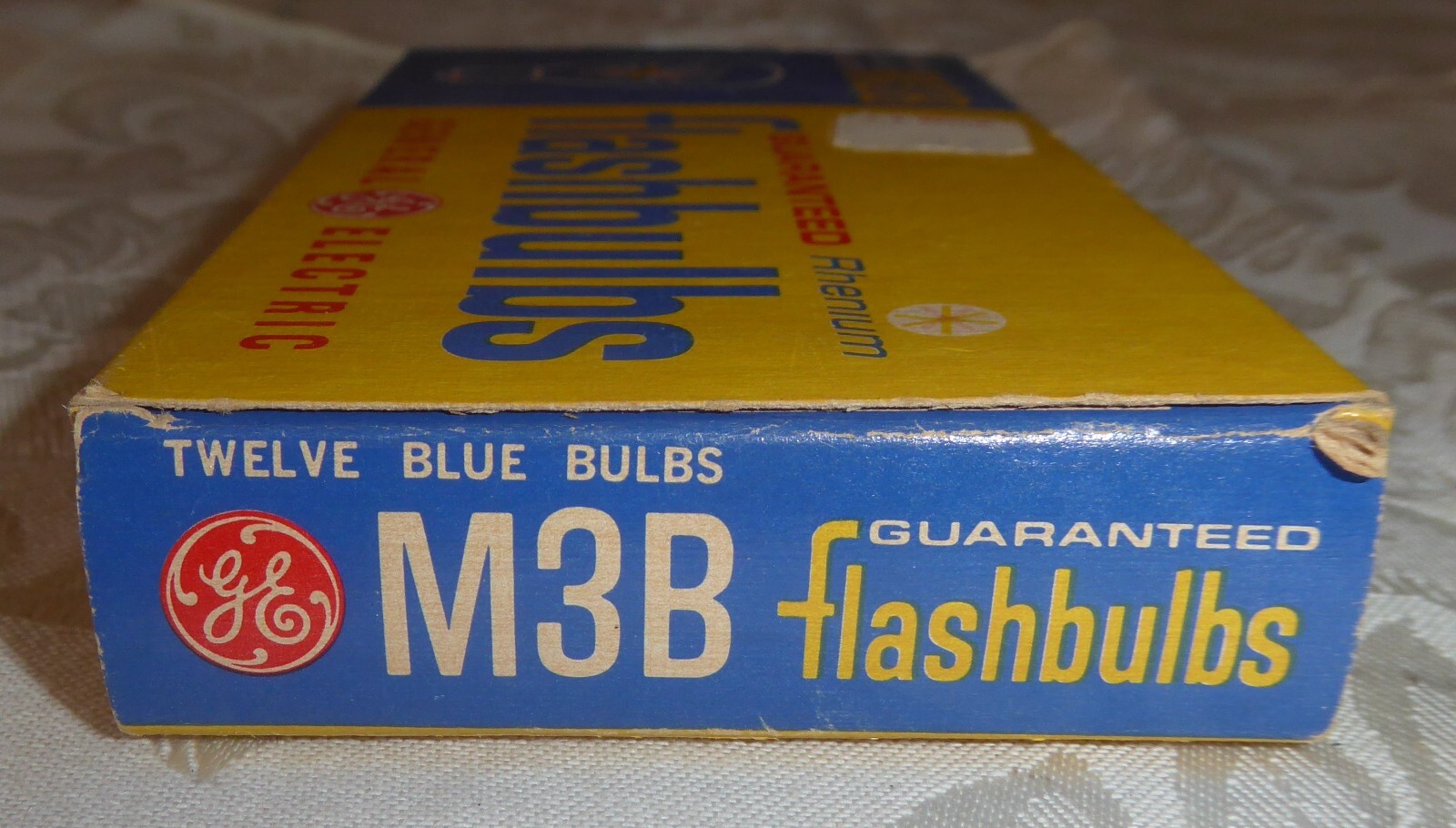 Vintage Lot of 11 General Electric M 3B Flashbulbs
