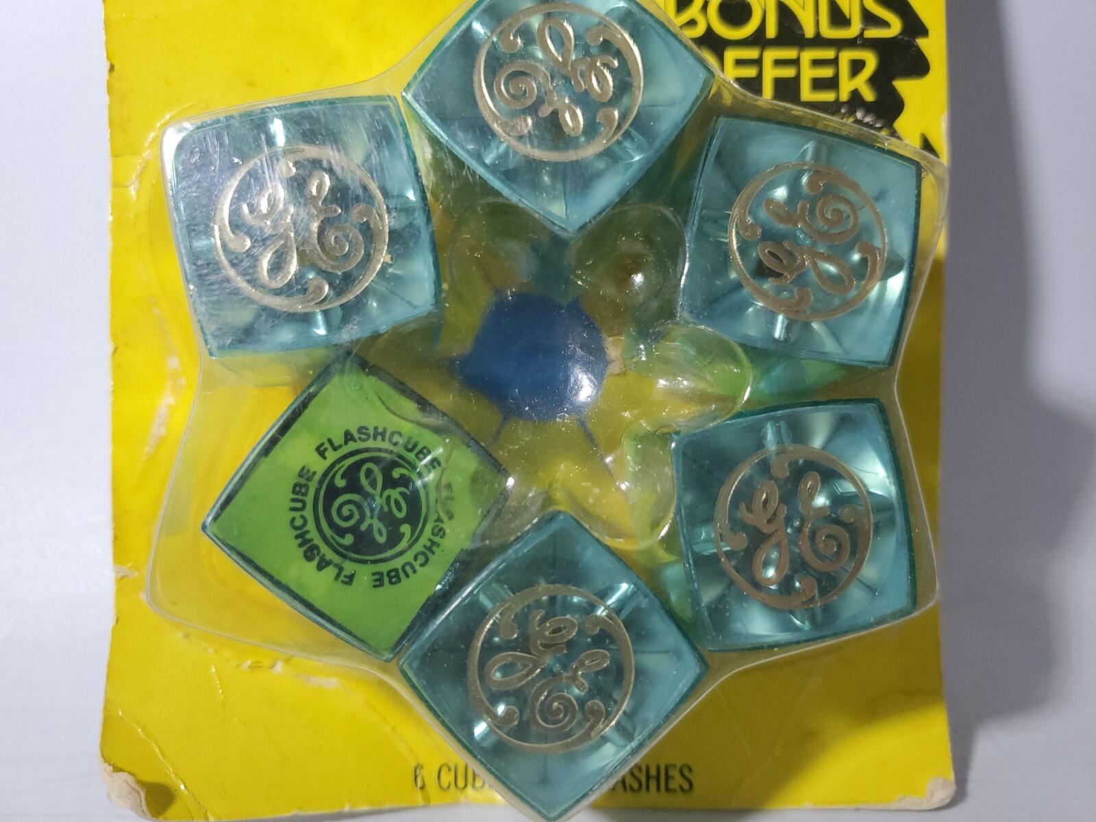 Vintage GE Flash Cubes Six Shooter Old Stock