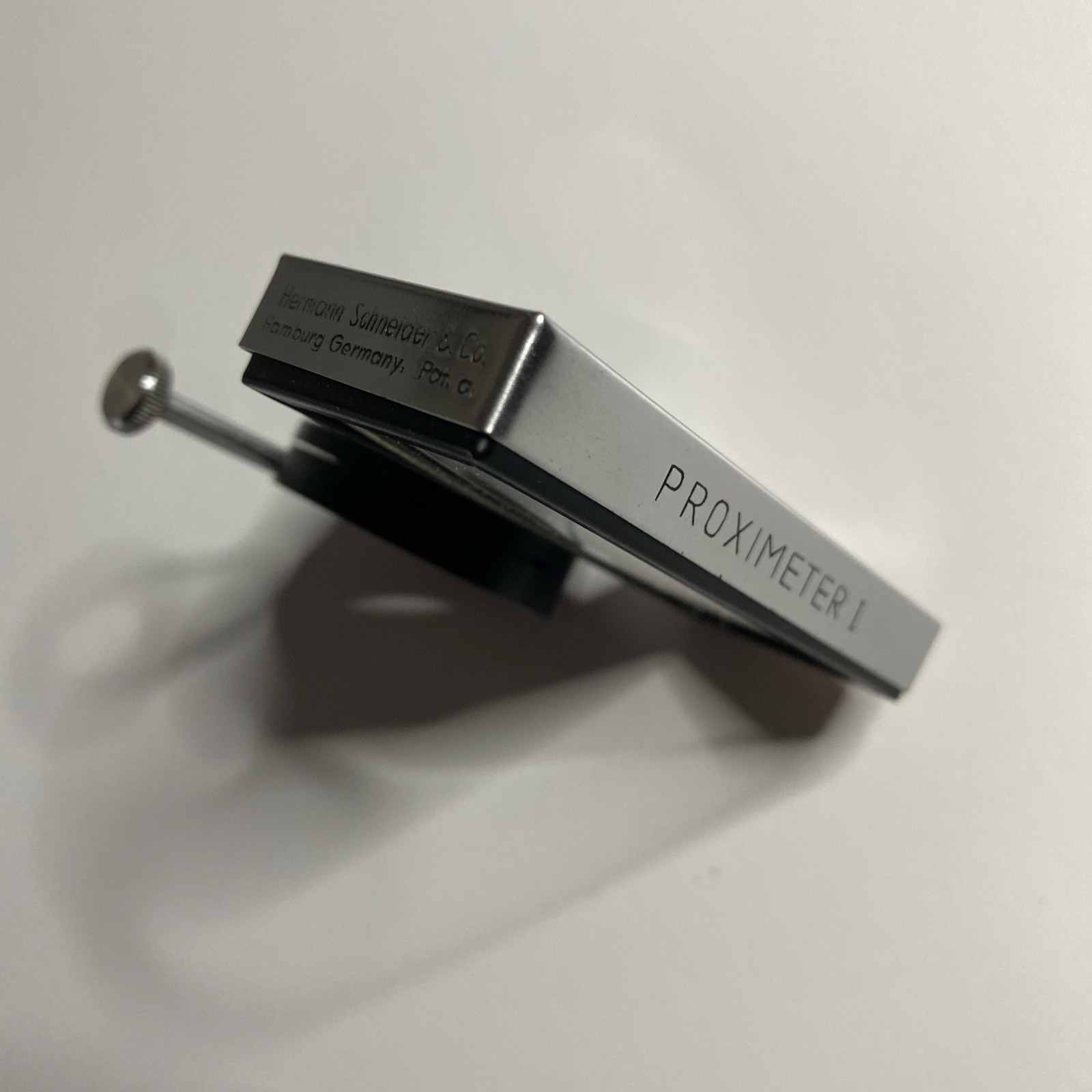 H Schneider Co Proximeter I Close Up Macro Attachment for Retina & Diax