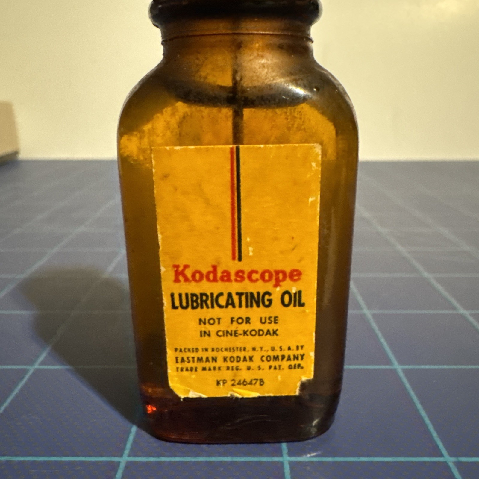 Vintage Kodascope Lubricating Oil Eastman Kodak, Full Bottle Nice