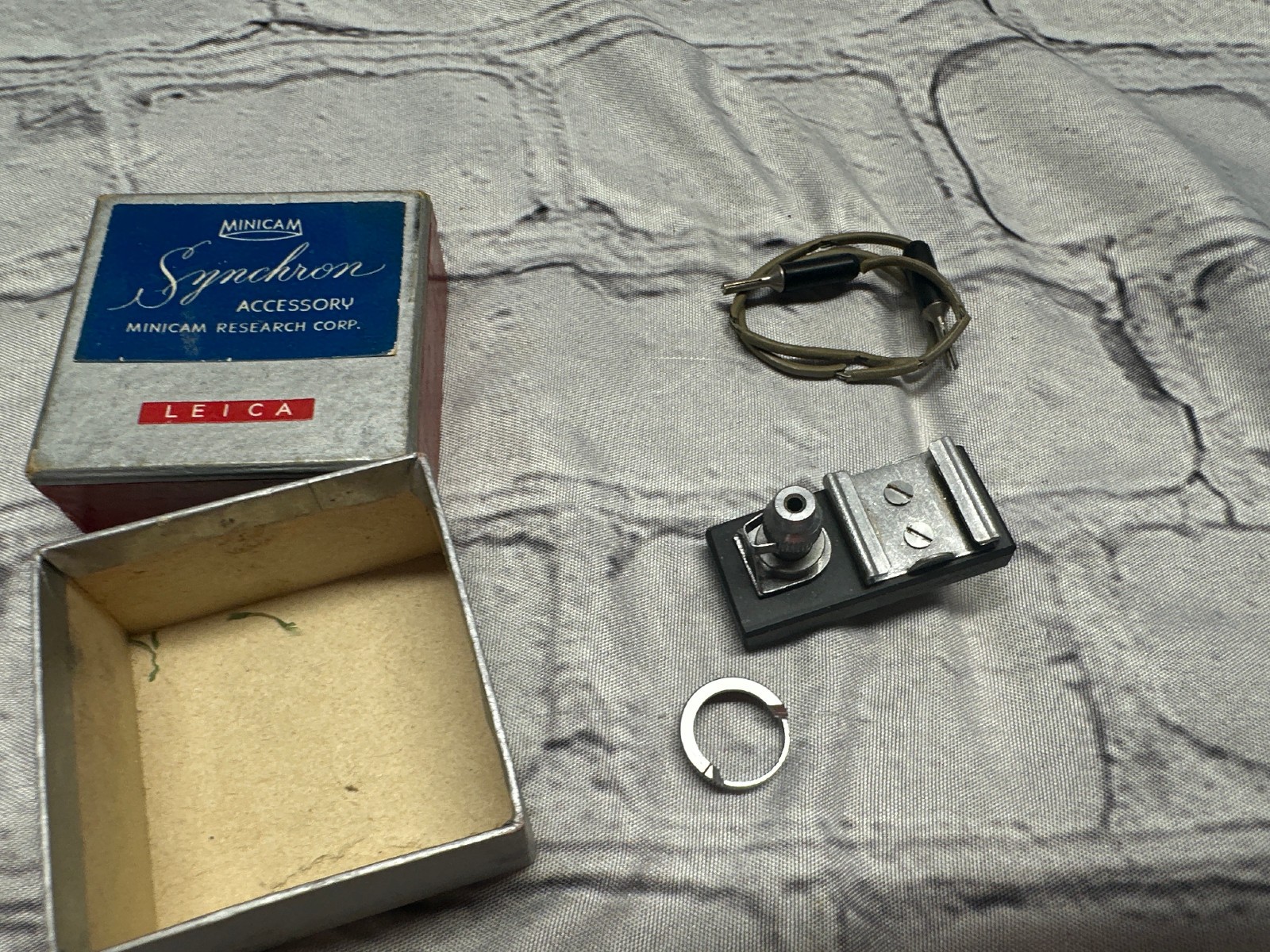Minicam Synchron accesory Leica IIIc Camera Accesory Flash Shoe Mount Handiflash