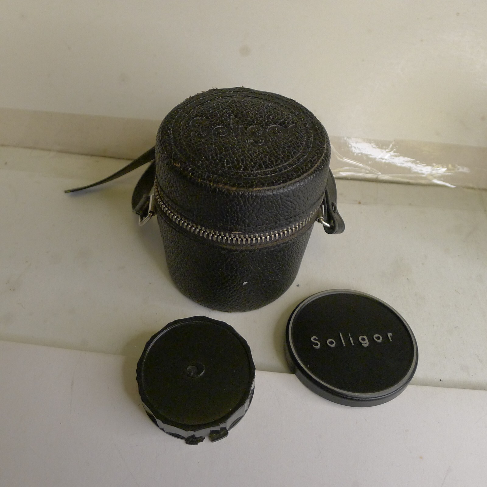 Soligor Zipper Lens Case & End Caps 3 Piece Set for 1:2.8 f=28mm Lens – Vintage