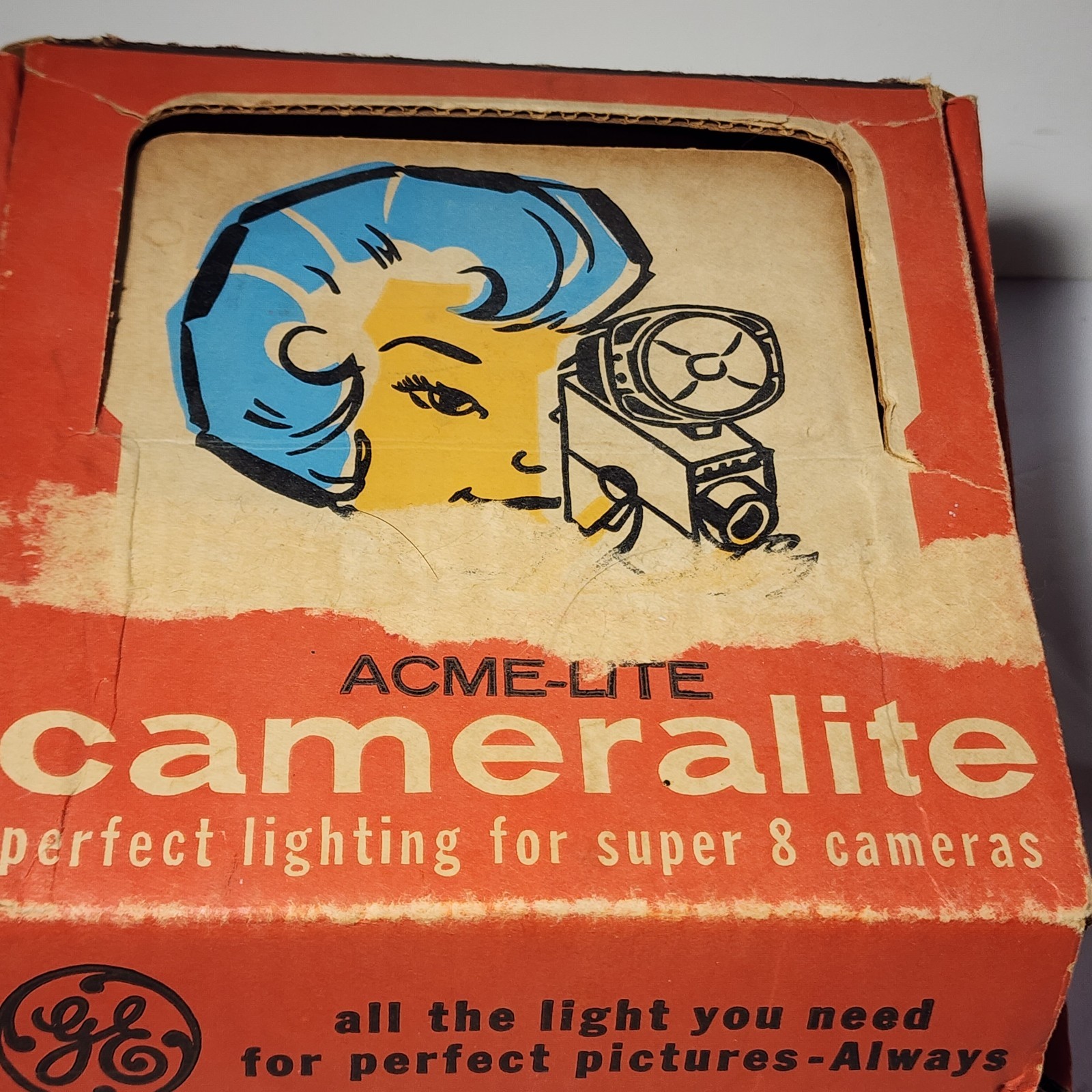 Vintage GE Top Mount Cameralite Camera Light W Original Box Electric Tested