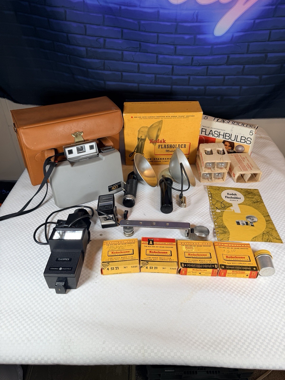 Vintage Argus Polaroid 420 Kodak Model B Flash Camera & Film Case Bulb Mix Lot