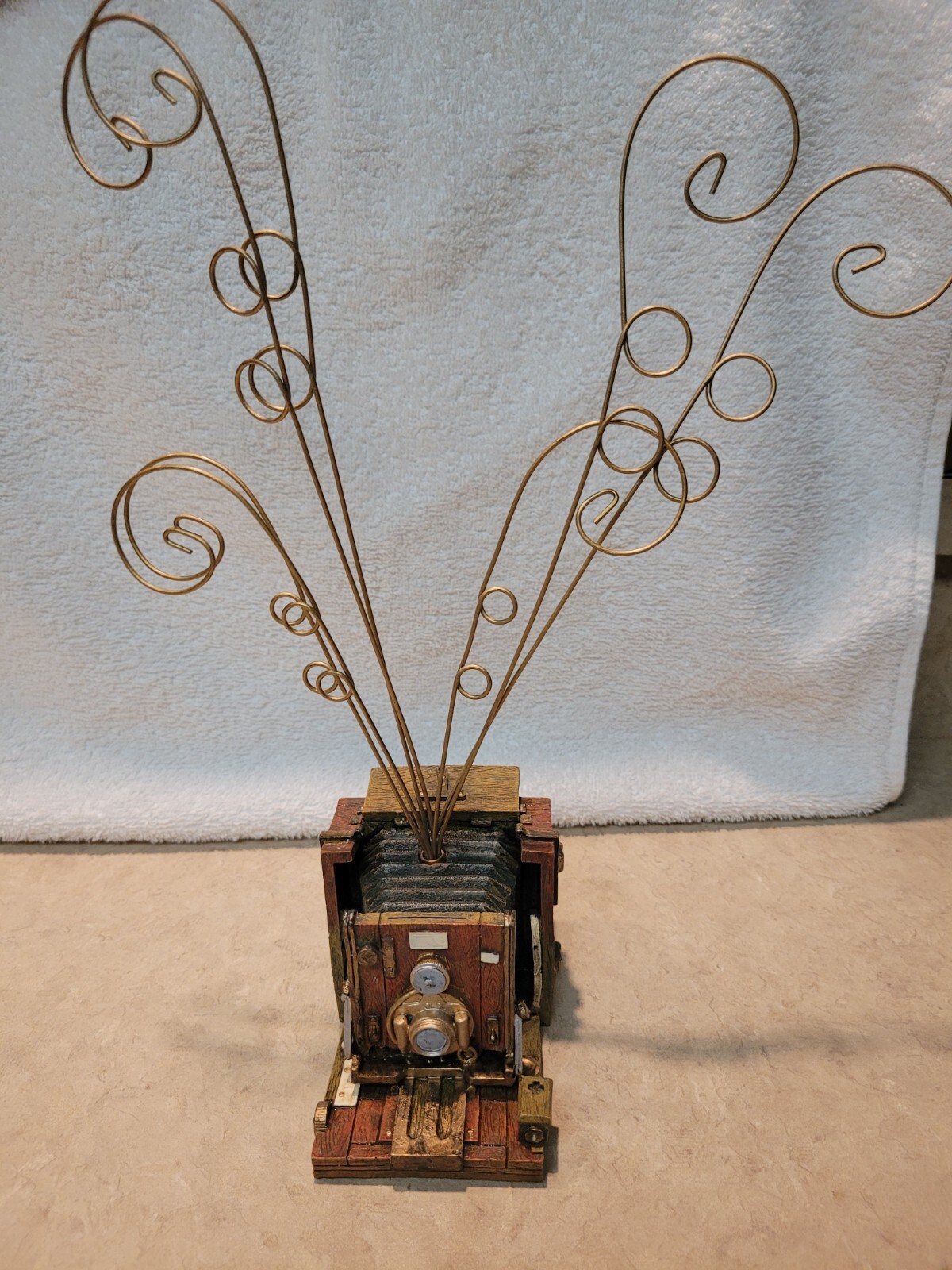 Darice Antique Style Camera Photo Or Card Holder – Early 19th Century Camera