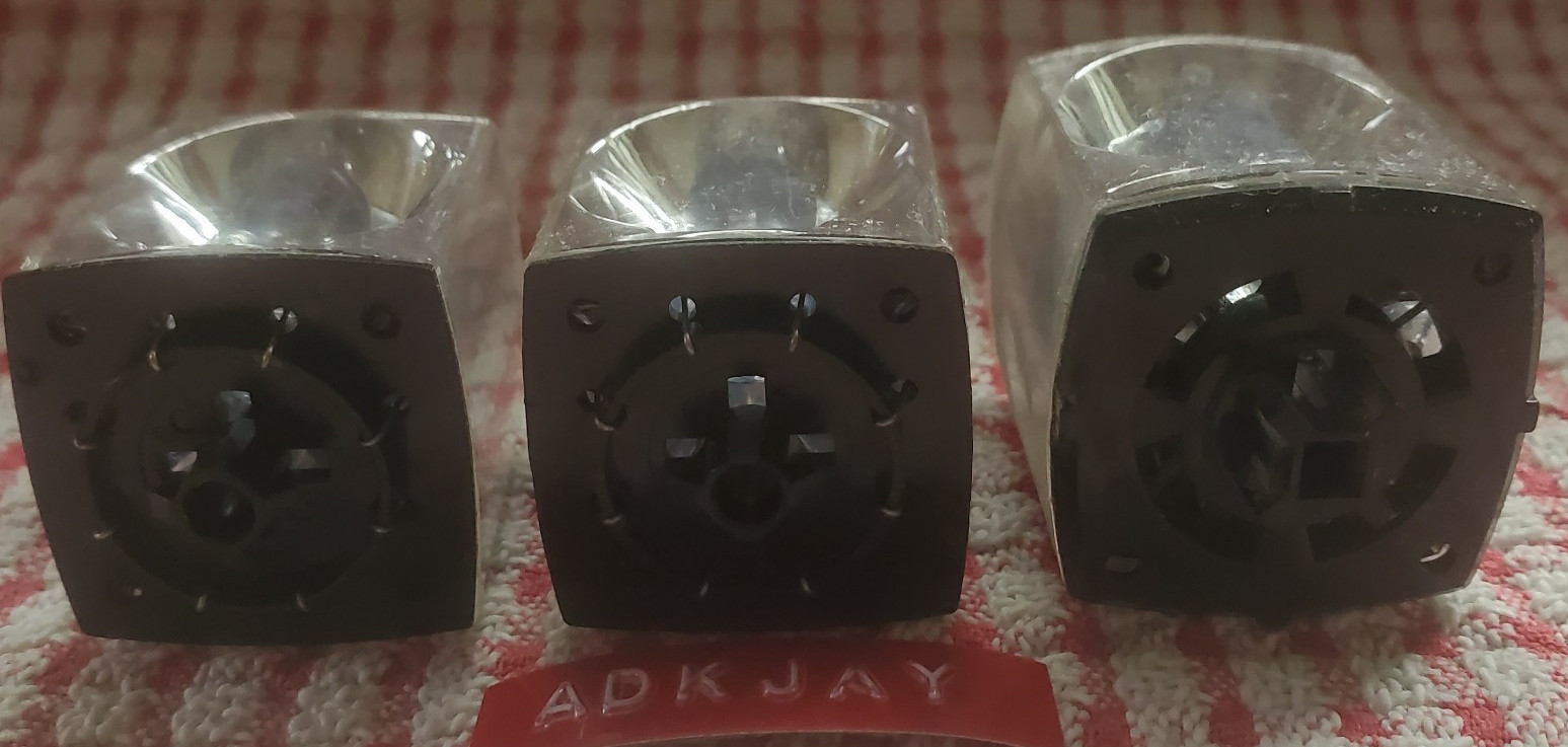 Sylvania ~Vintage ~ 1 Magicube & 2 Flashcubes for Camera ~ USA