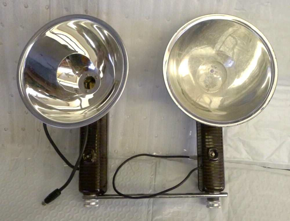 Pair of Vintage Kodak Standard Flasholder with Bracket & Cords
