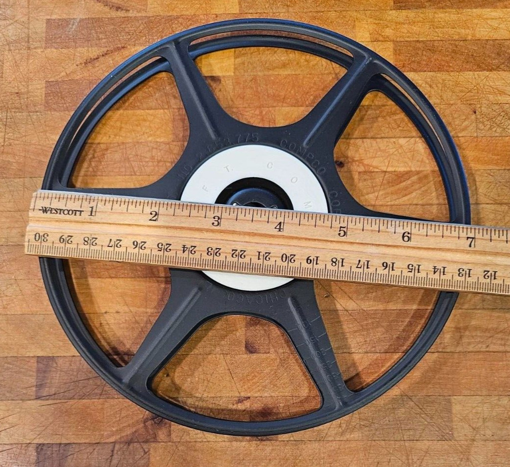 Vintage Compco Corp Chicago, ILL 8mm 7″ 400 ft reel and can