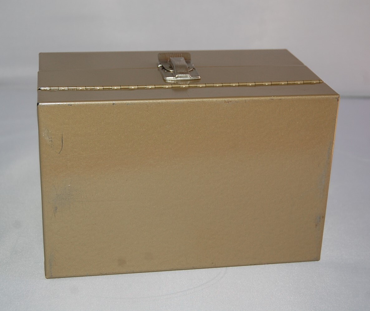 Logan De Luxe Movie Reel Metal Storage Chest Will Hold Ten 5″ Movie / Tape Reels