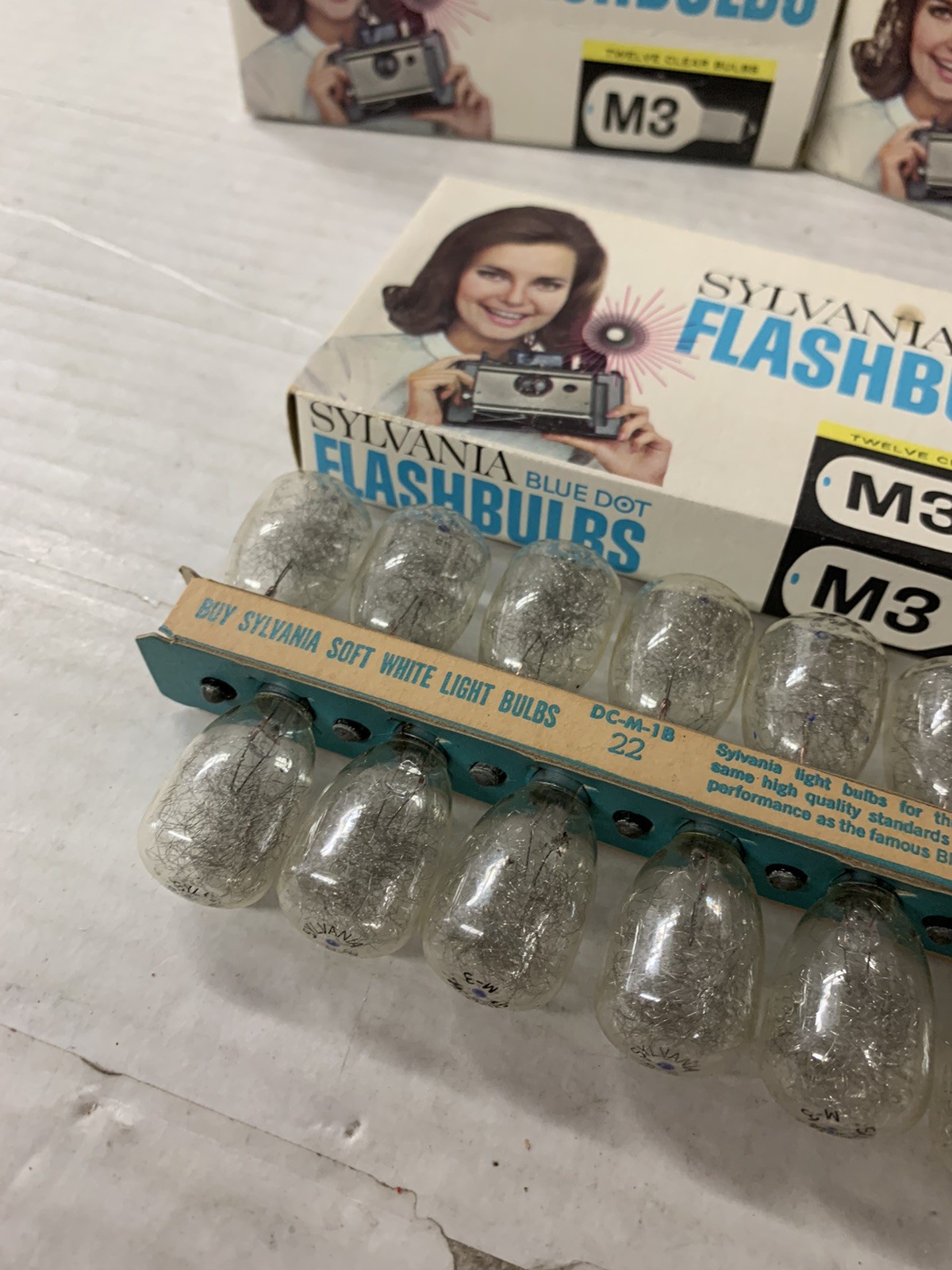 (x3)- Sylvania Vintage M3 Blue Dot 12 Flash Bulbs Camera Bulb NOS Lot Set-READ