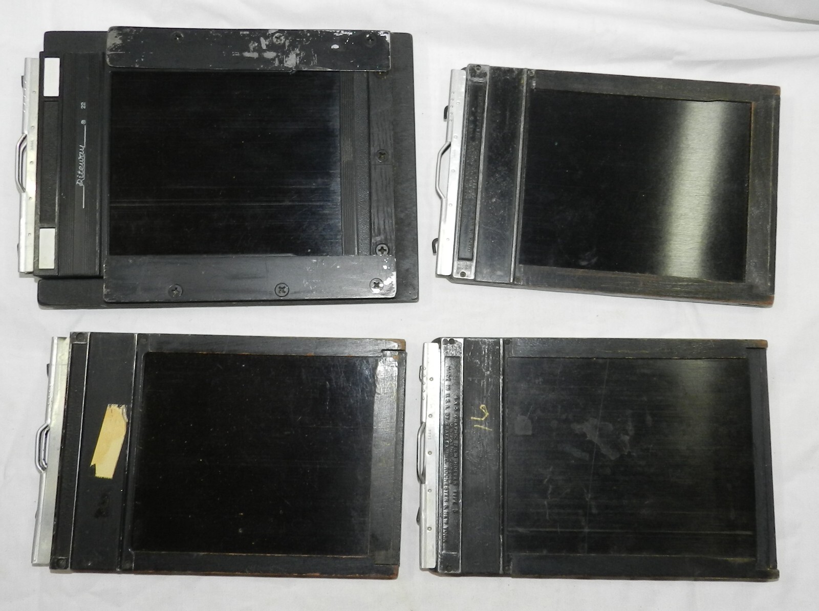 4 Vintage 4″ X 5″ Film Holders – 2 Type 5 – 1 Model B-3 – 1 Odd one