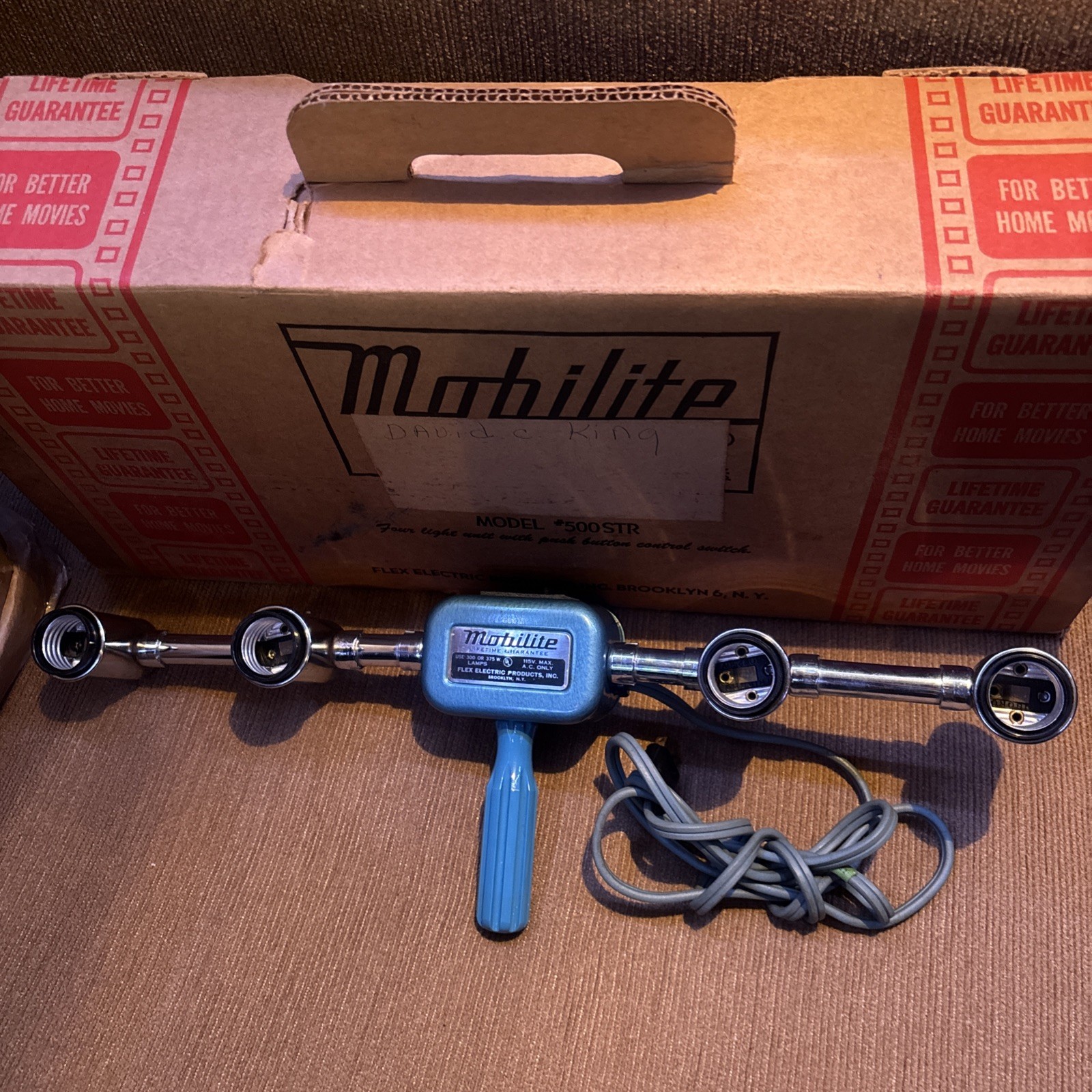 Mobilite 500STR VINTAGE 4 Bulb PUSH BUTTON Movie Light Works Great With Box