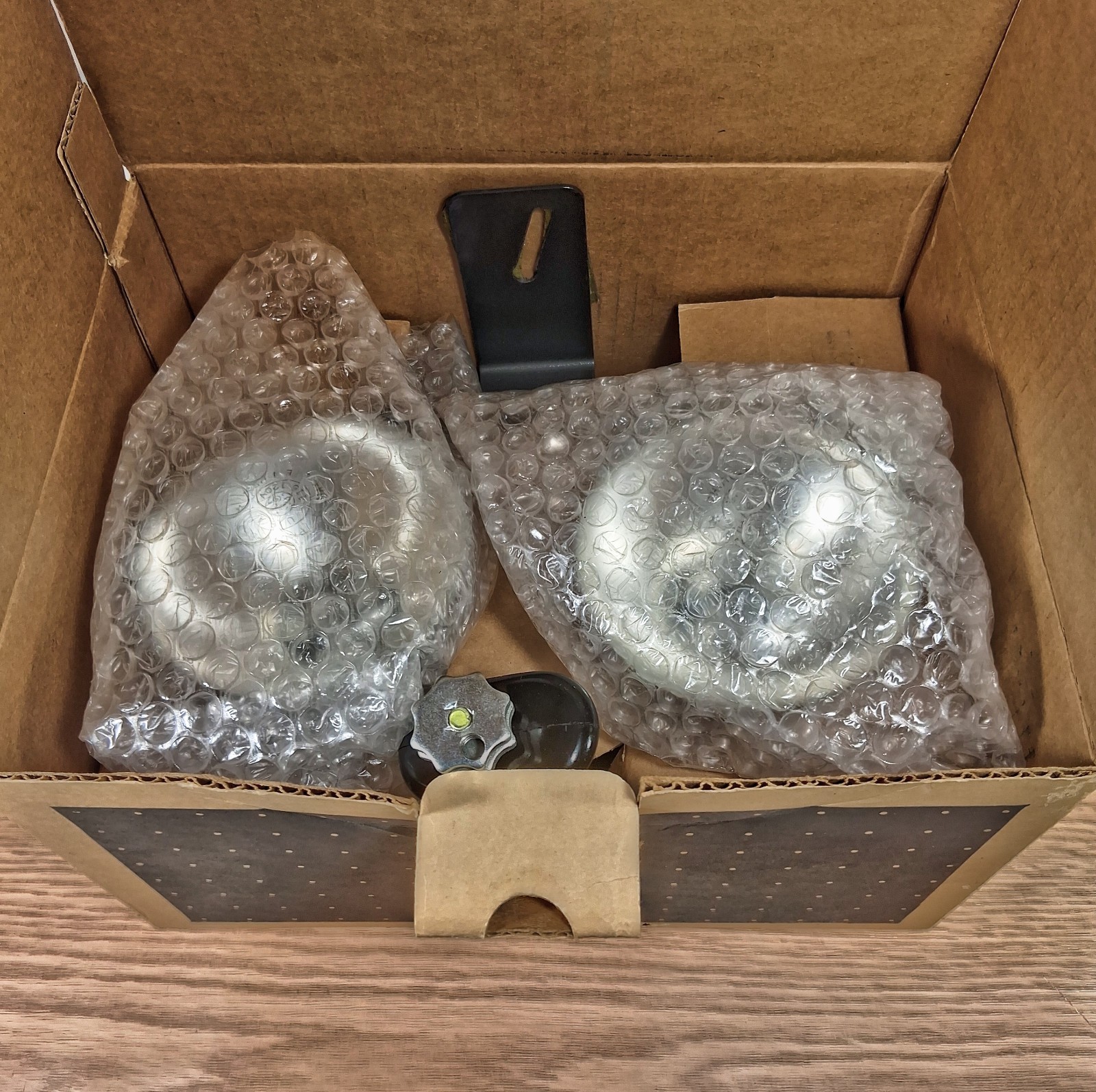 Vintage Bell & Howell Dual Photoflood Light Bar Kit w/ GE 275W Bulbs Handle Box
