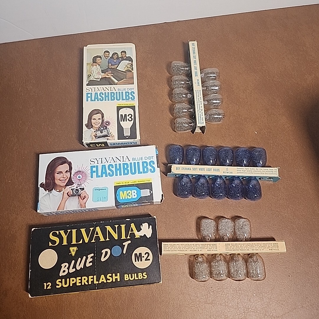 Vintage Sylvania Blue Dot Flashbulbs – M3 – M3B – M2