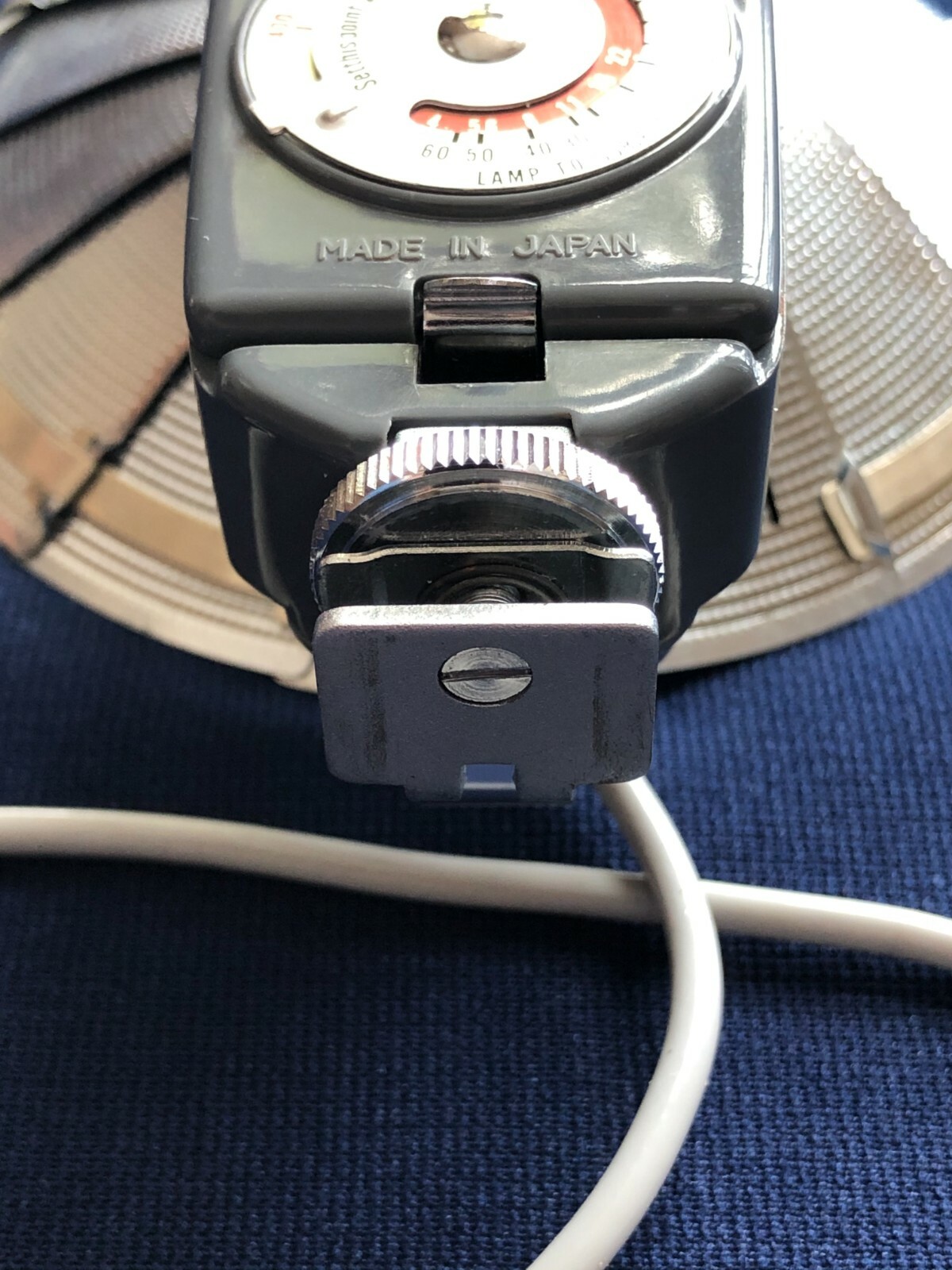 CAMERA – VINTAGE HONEYWELL TILT-A-MITE COLLAPSIBLE CAMERA FLASH UNIT UNTESTED